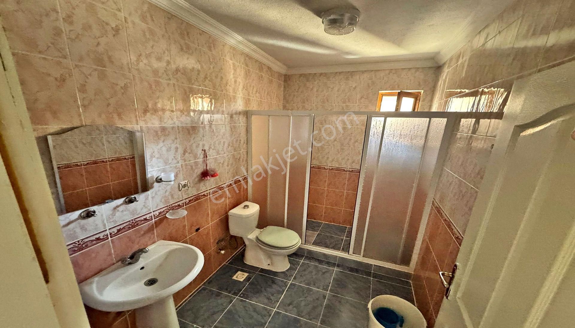 Yayla'da Merve Fırın Karşısı Emsallerinden Uygun Genç Binada 3+1 - Görsel 33