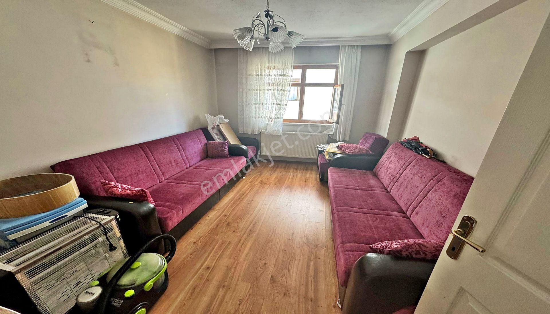 Yayla'da Merve Fırın Karşısı Emsallerinden Uygun Genç Binada 3+1 - Görsel 11