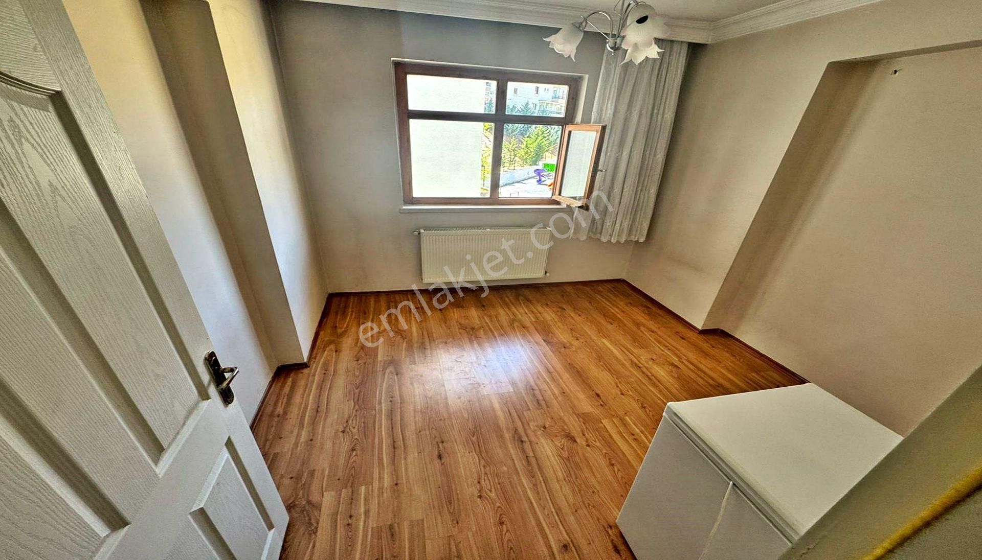 Yayla'da Merve Fırın Karşısı Emsallerinden Uygun Genç Binada 3+1 - Görsel 27