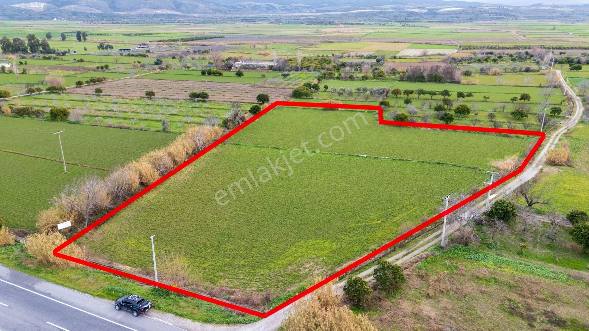 Kuyucak Horsunlu Mahallesin De Asfalt Cepheli Satılık Bahçe