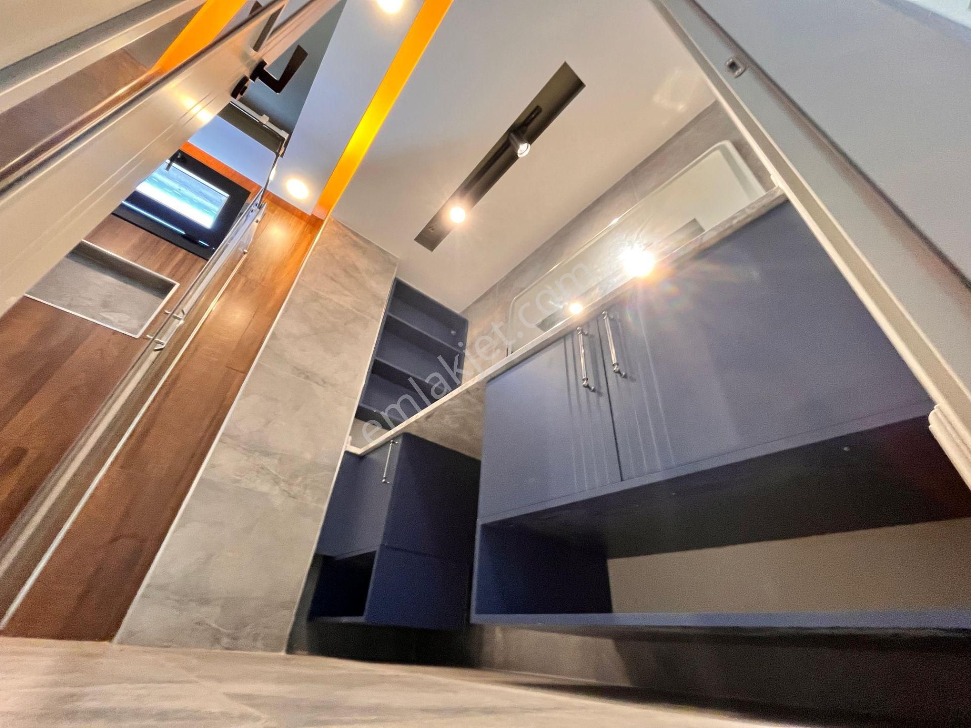 Parstan Zeytinlide Lüks Tasarım Bahçeli Ayrı Mutfaklı 5+1 Villa - Görsel 32