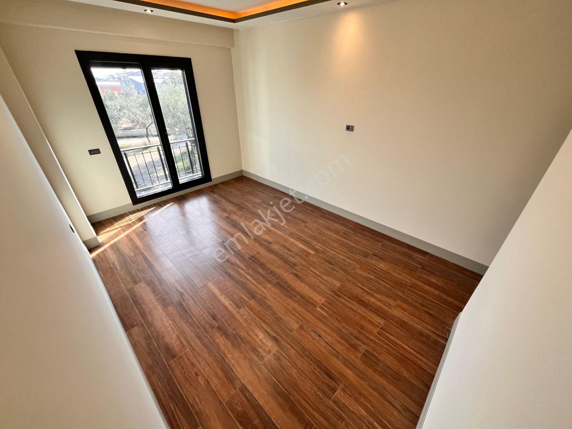 Parstan Zeytinlide Lüks Tasarım Bahçeli Ayrı Mutfaklı 5+1 Villa - Görsel 4