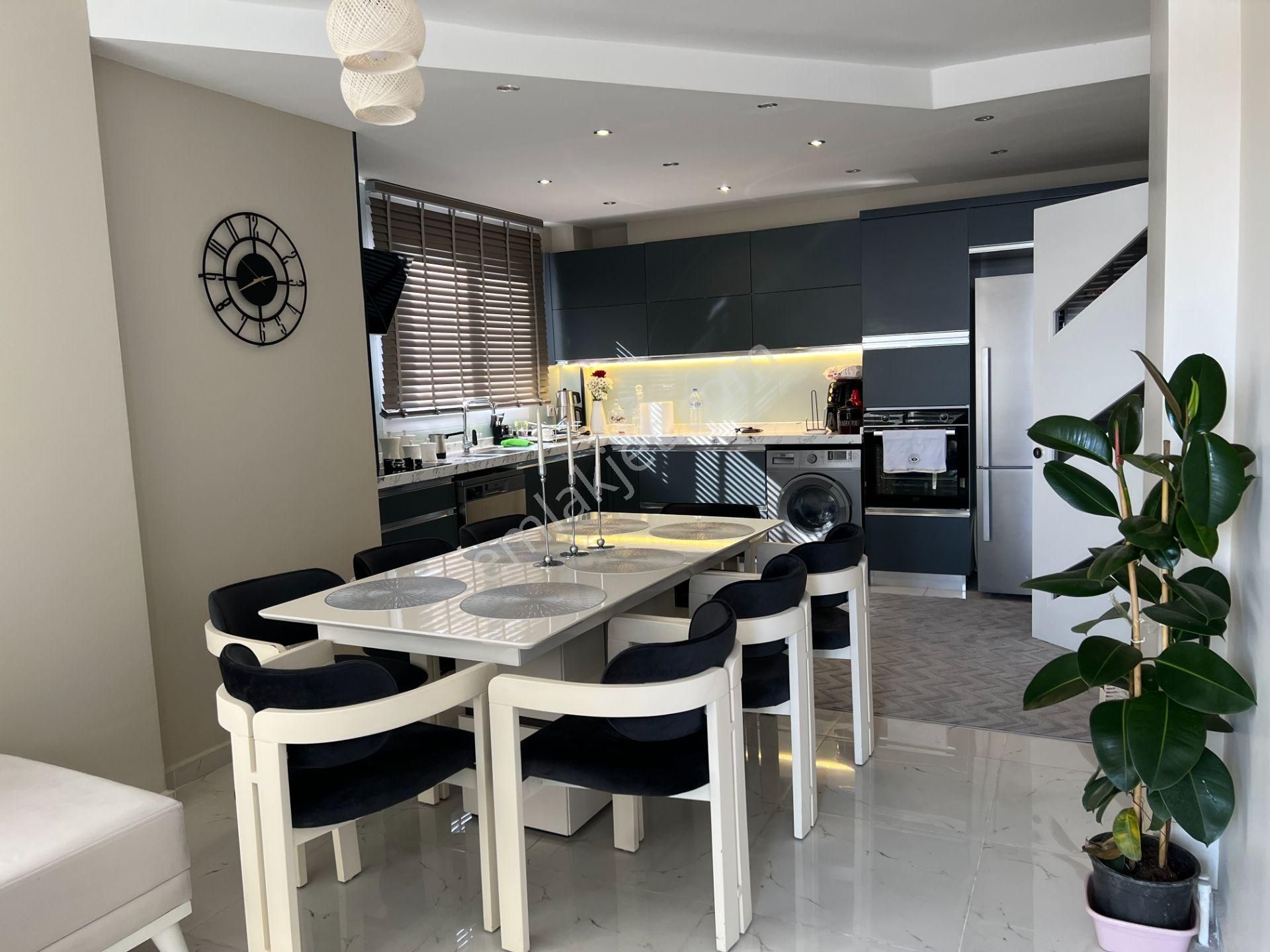 Karataş Cad Memoil Petrol Yakını Satılık 3+1 Daire