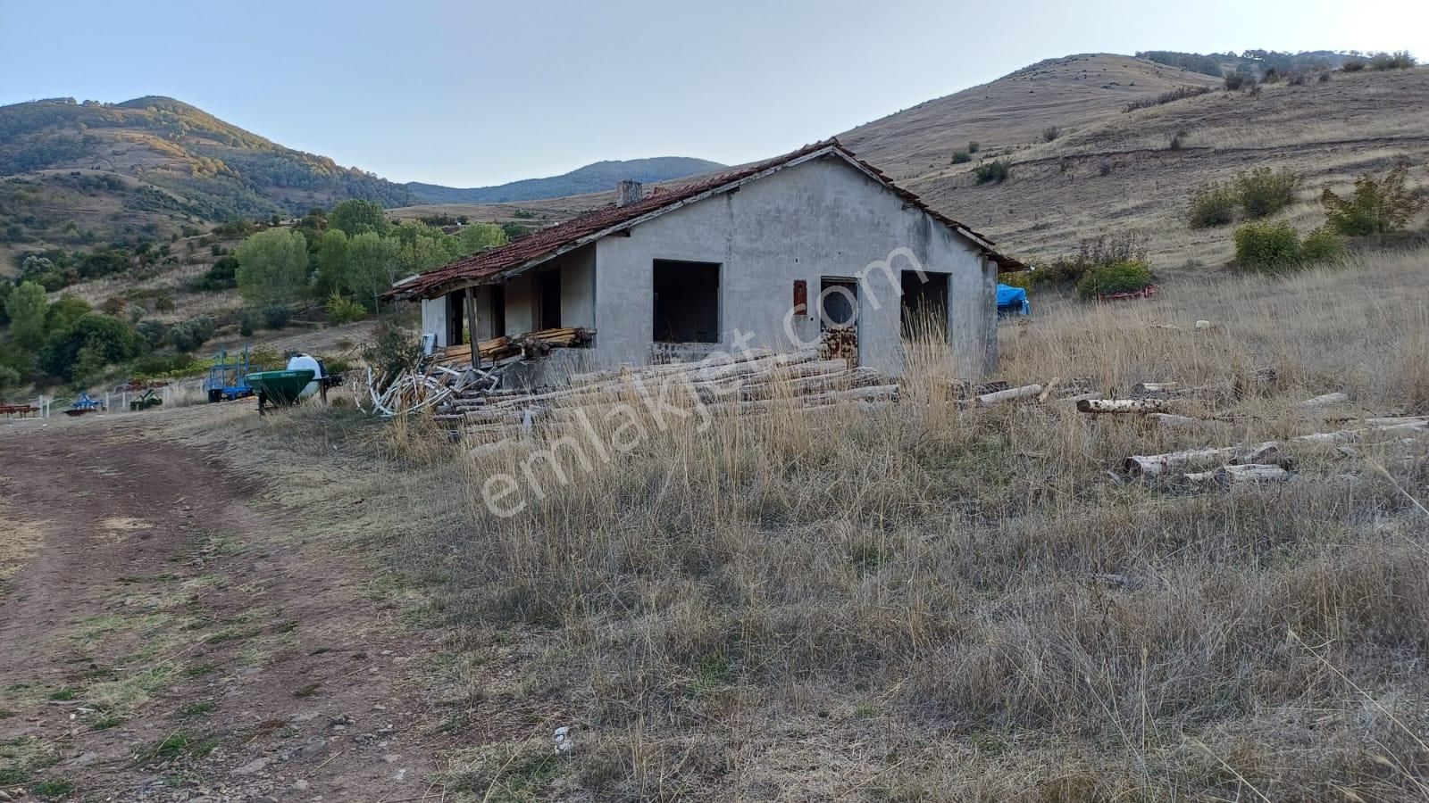 Kocaeli Karamürsel Kızderbent Köy İçi 3.159 M2 Satılık Tarla