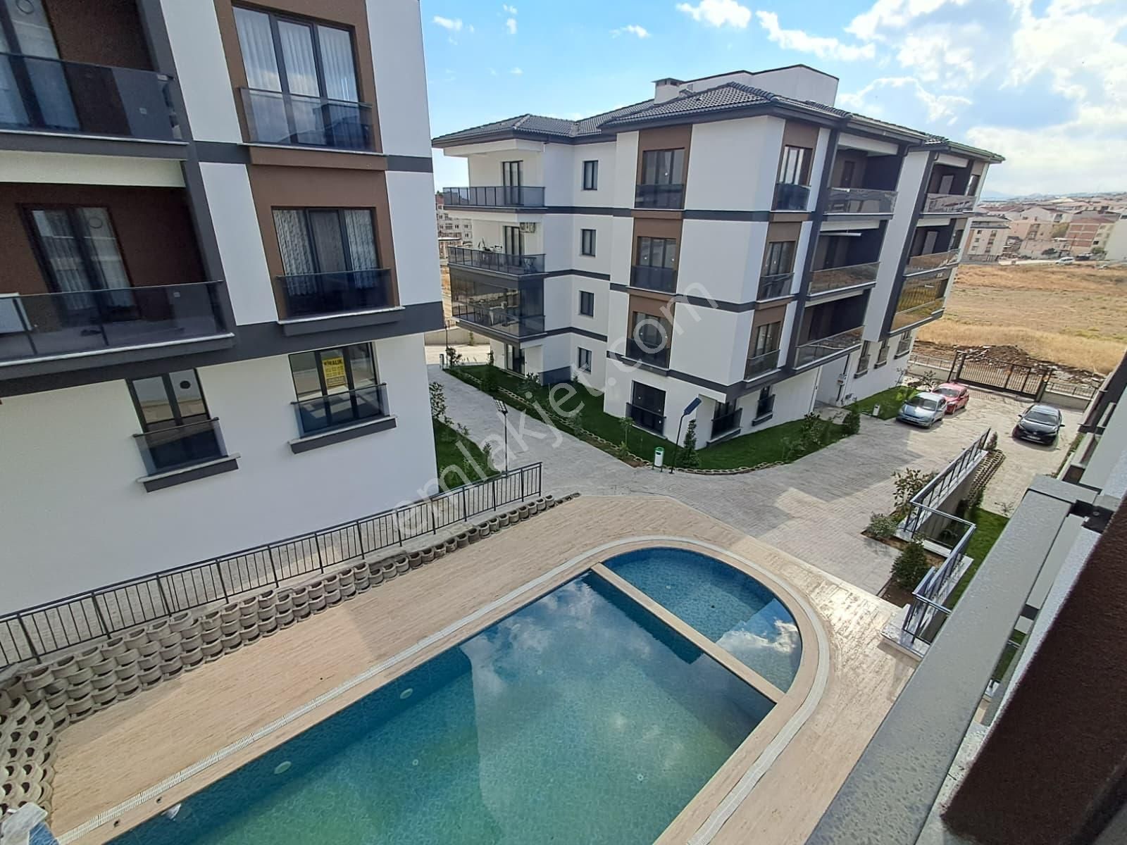 Tekirdağ S.paşa Zafer Mah. Havuzlu Sitede Satılık Lüks 2+1 Daire - Görsel 27