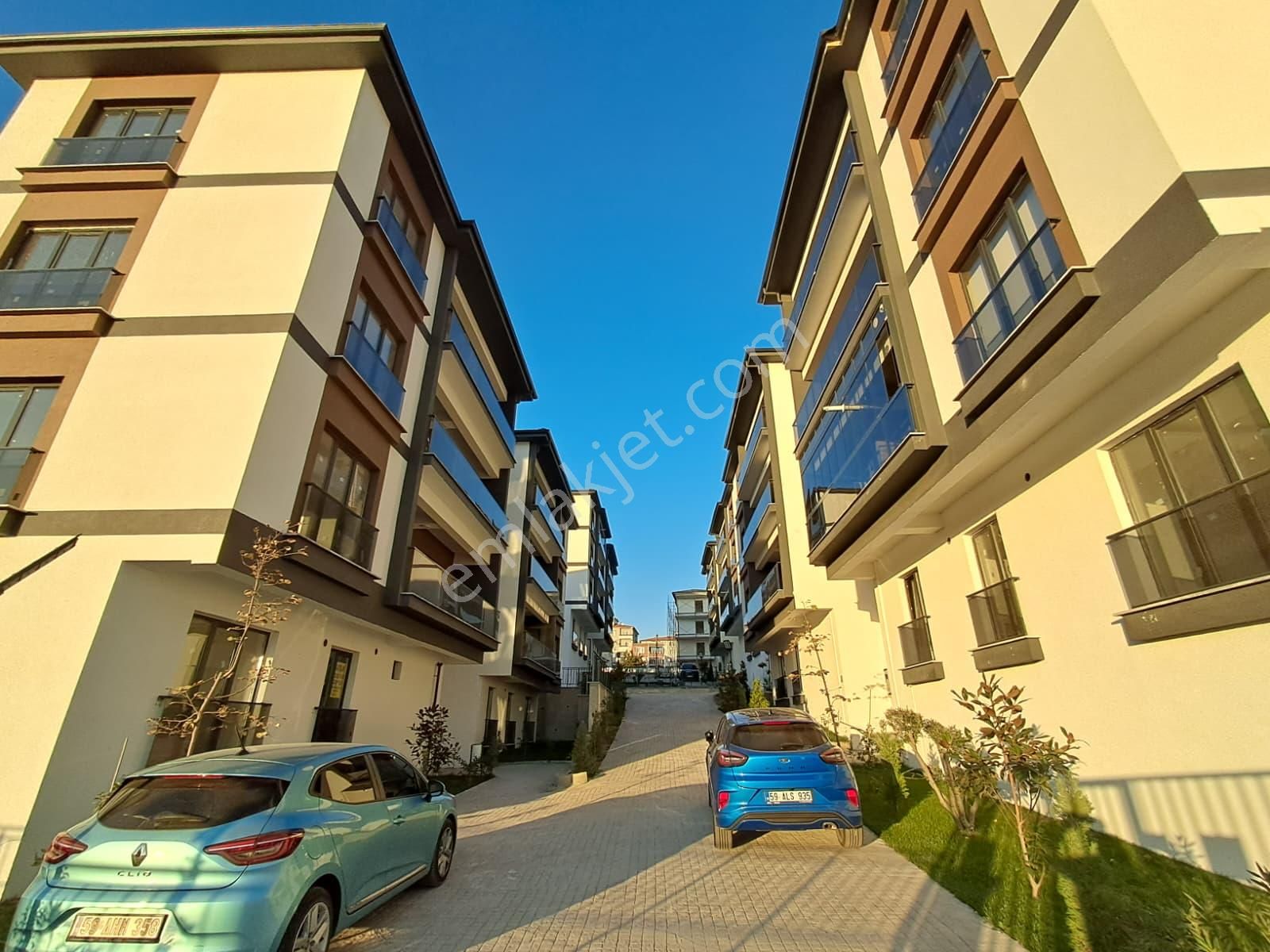 Tekirdağ S.paşa Zafer Mah. Havuzlu Sitede Satılık Lüks 2+1 Daire - Görsel 3