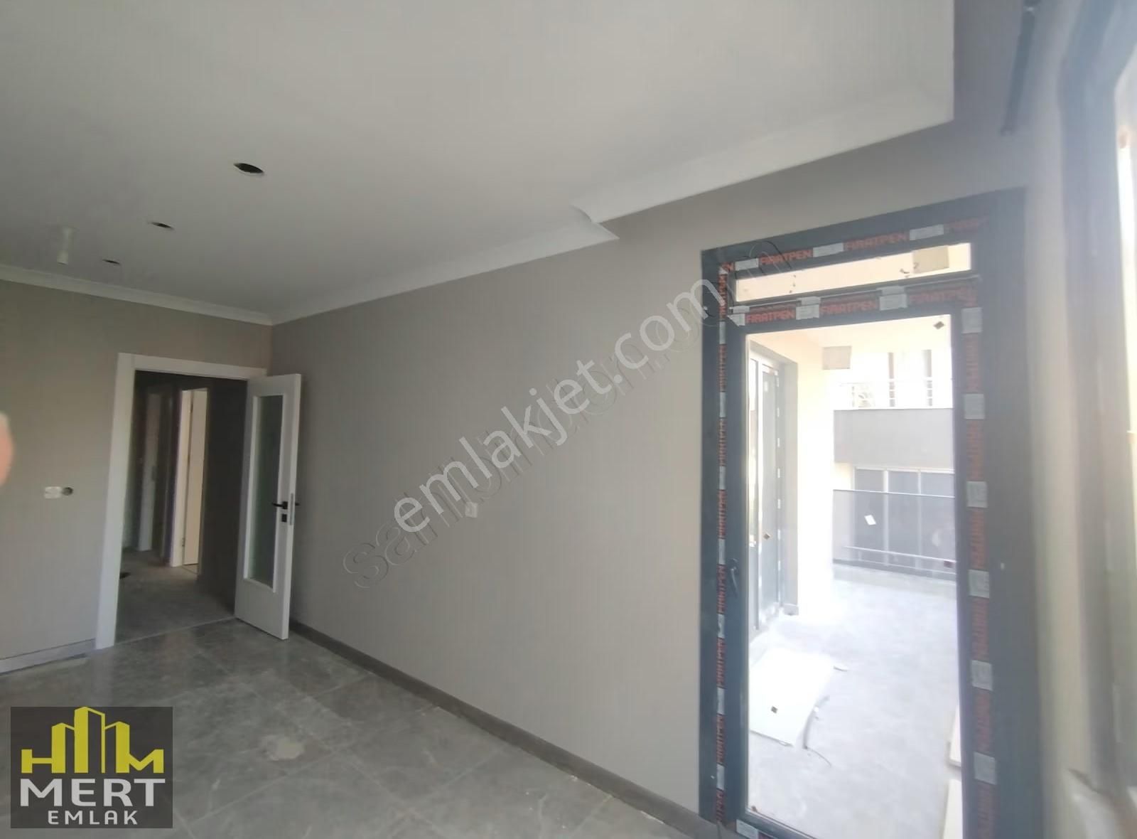 Giriş Kat Balkonlu 2+1 85 M2 Atakürk Mahlesi - Görsel 3