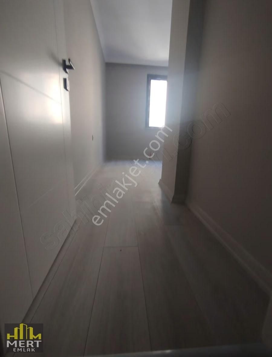 Giriş Kat Balkonlu 2+1 85 M2 Atakürk Mahlesi - Görsel 8