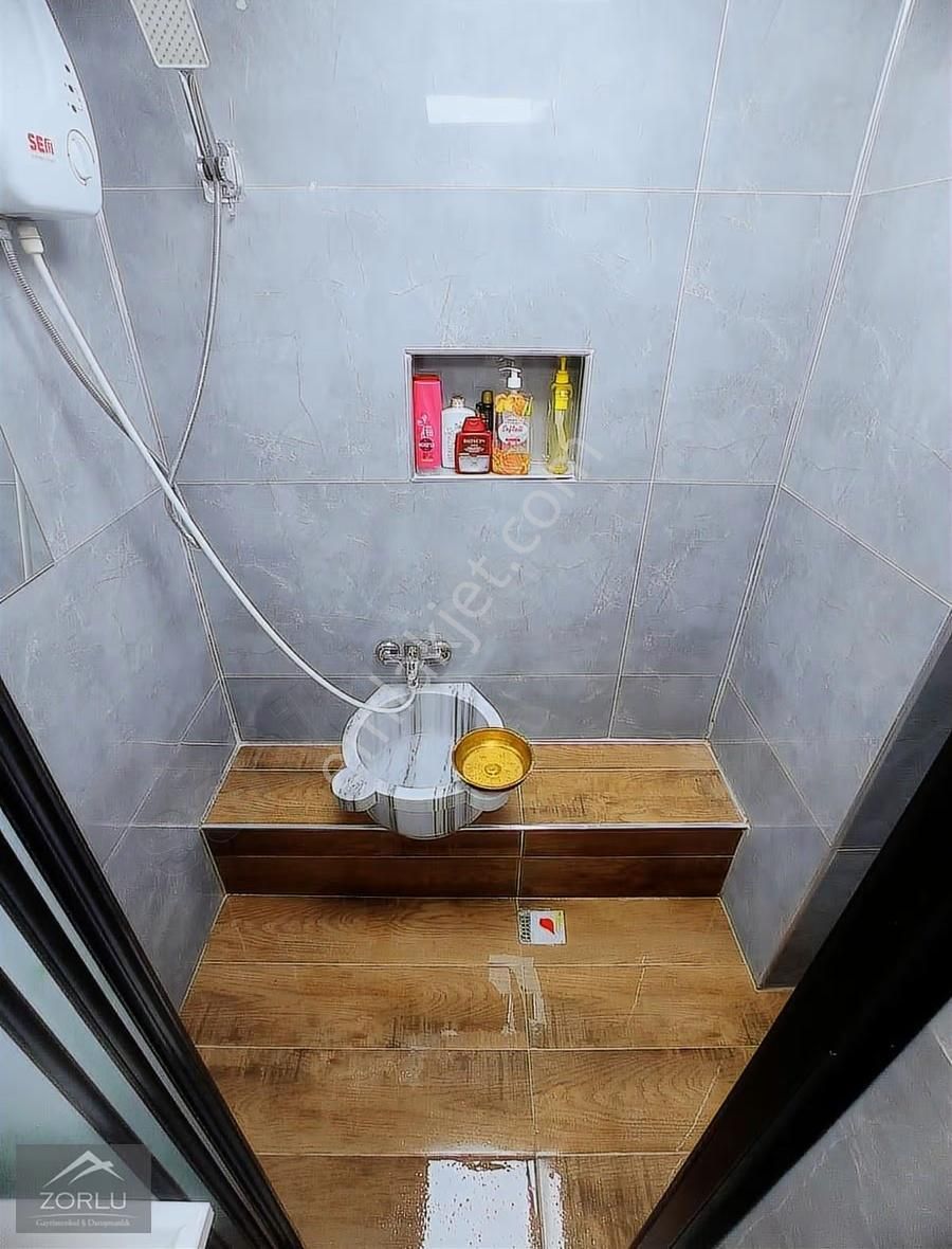 Zorlu'da Sofudede Mah. Müstakil Geniş Oturumlu 2+1 Kapalı Mutfak - Görsel 3