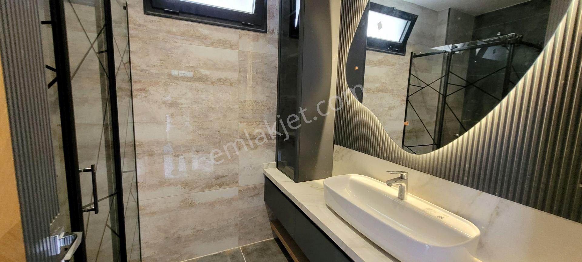 Kuşadasında Deniz Manzaralı Özel Havuzlu Müstakil Akıllı Villa - Görsel 11