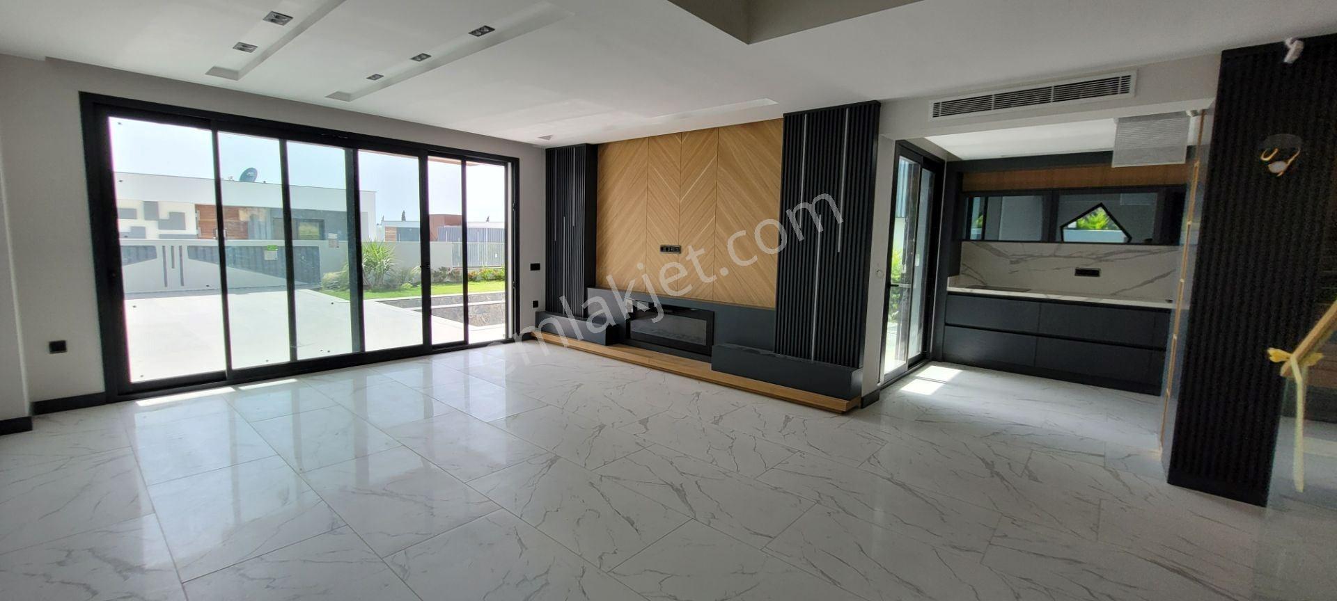 Kuşadasında Deniz Manzaralı Özel Havuzlu Müstakil Akıllı Villa - Görsel 5