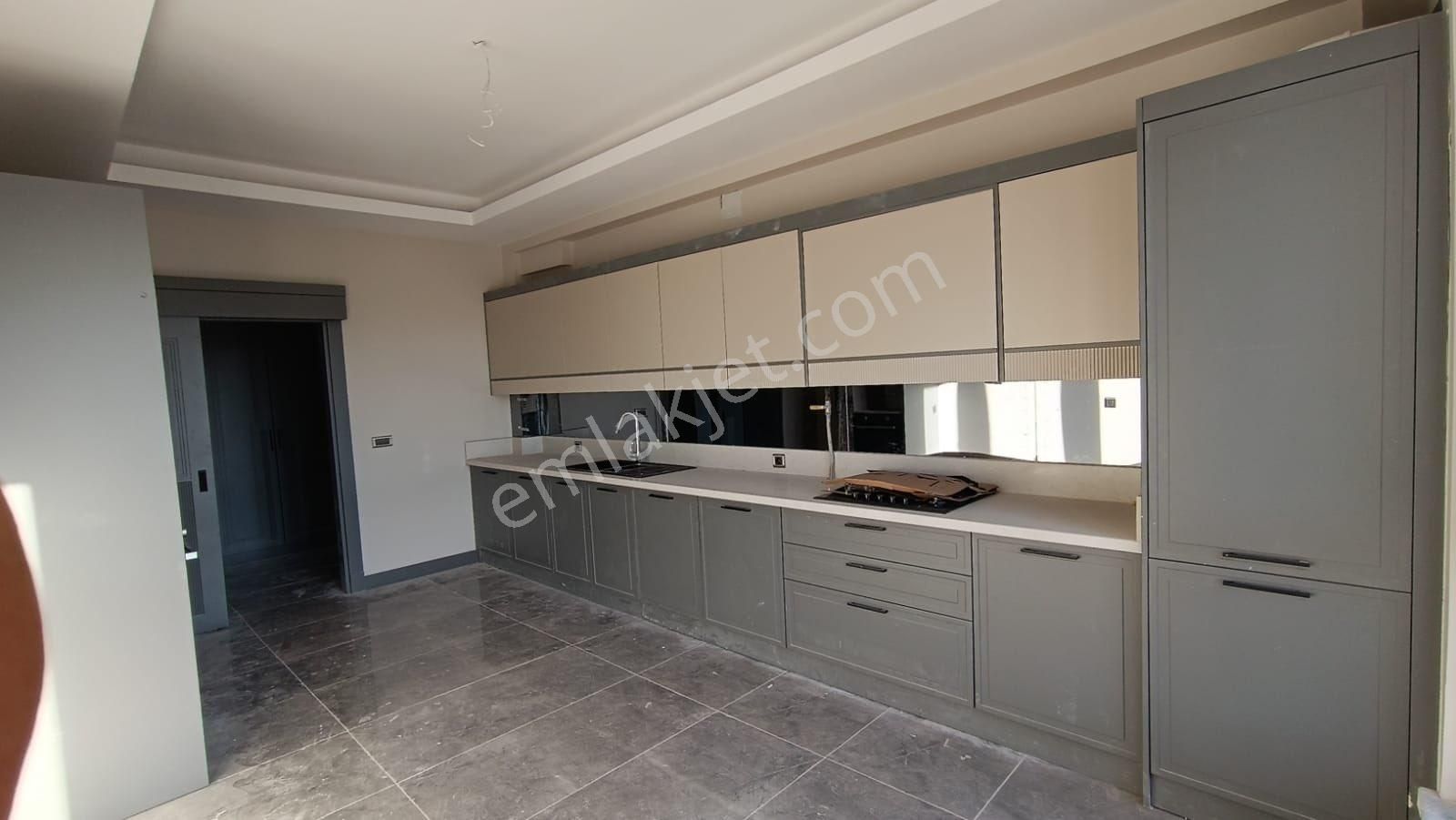 15. Tenmuzda Satıkık 3+1 İconova Manzaralı - Görsel 4