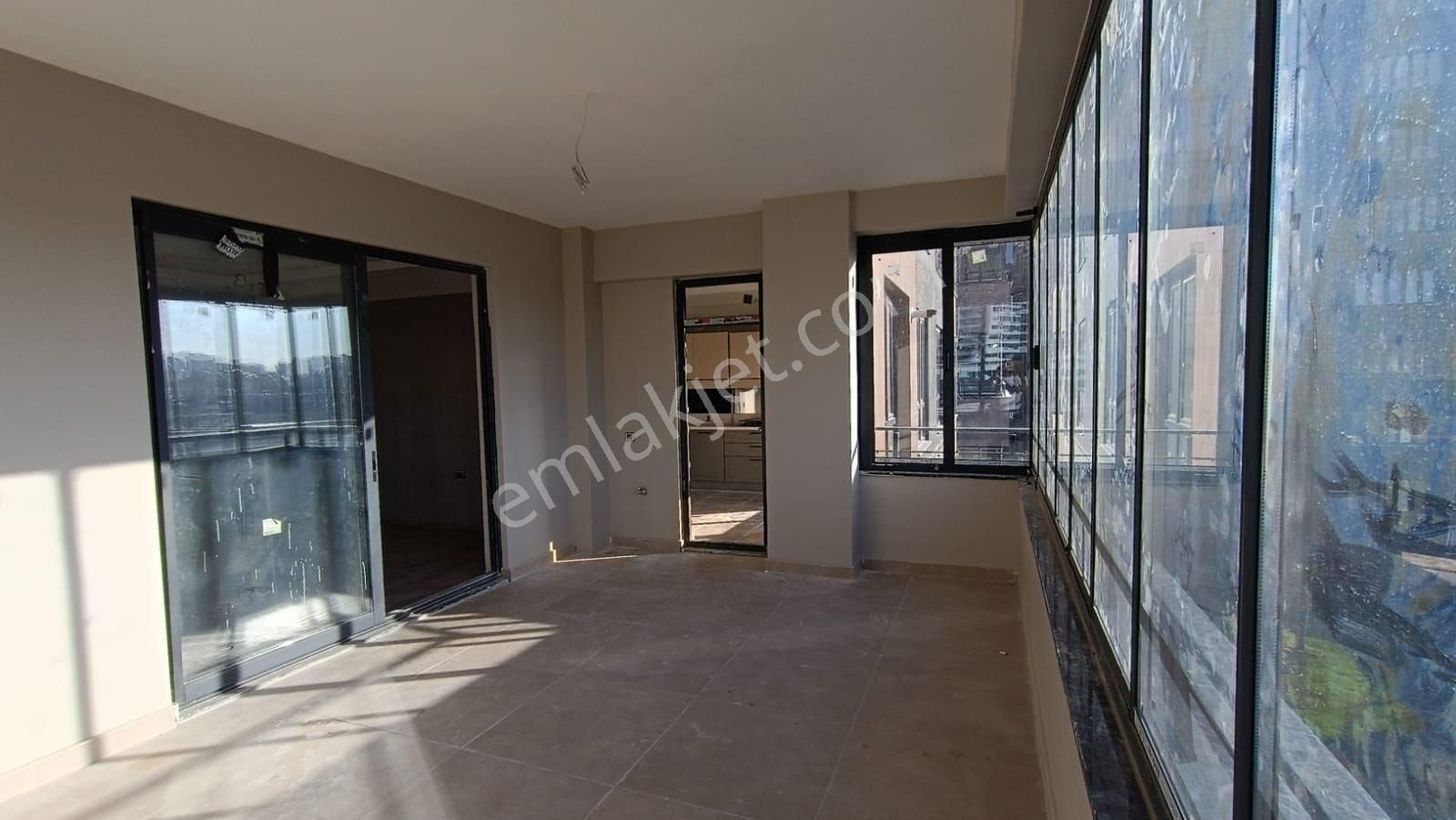 15. Tenmuzda Satıkık 3+1 İconova Manzaralı - Görsel 6