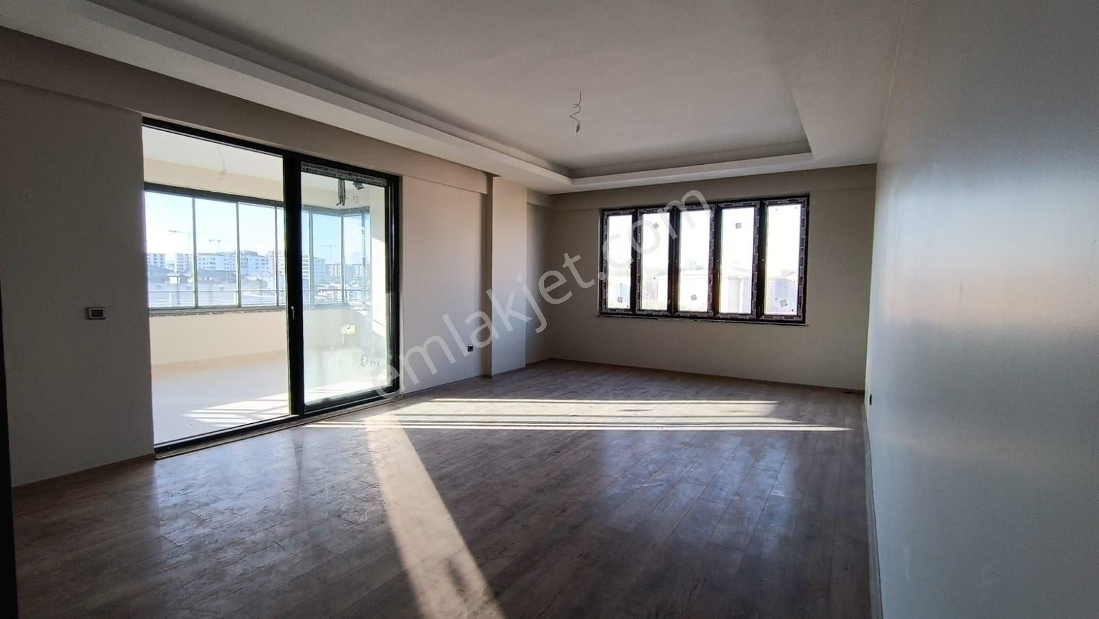 15. Tenmuzda Satıkık 3+1 İconova Manzaralı - Görsel 5