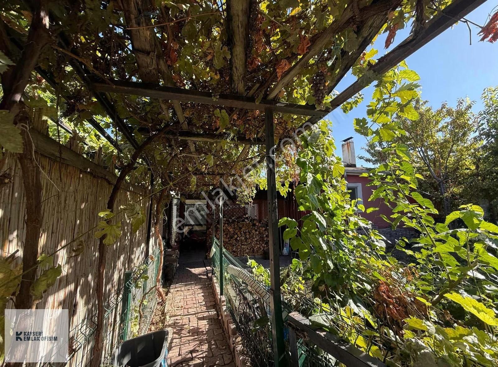 Emlak Ofisimden / Altınoluk Mah. 1+1 Müstakil Ev - Görsel 4