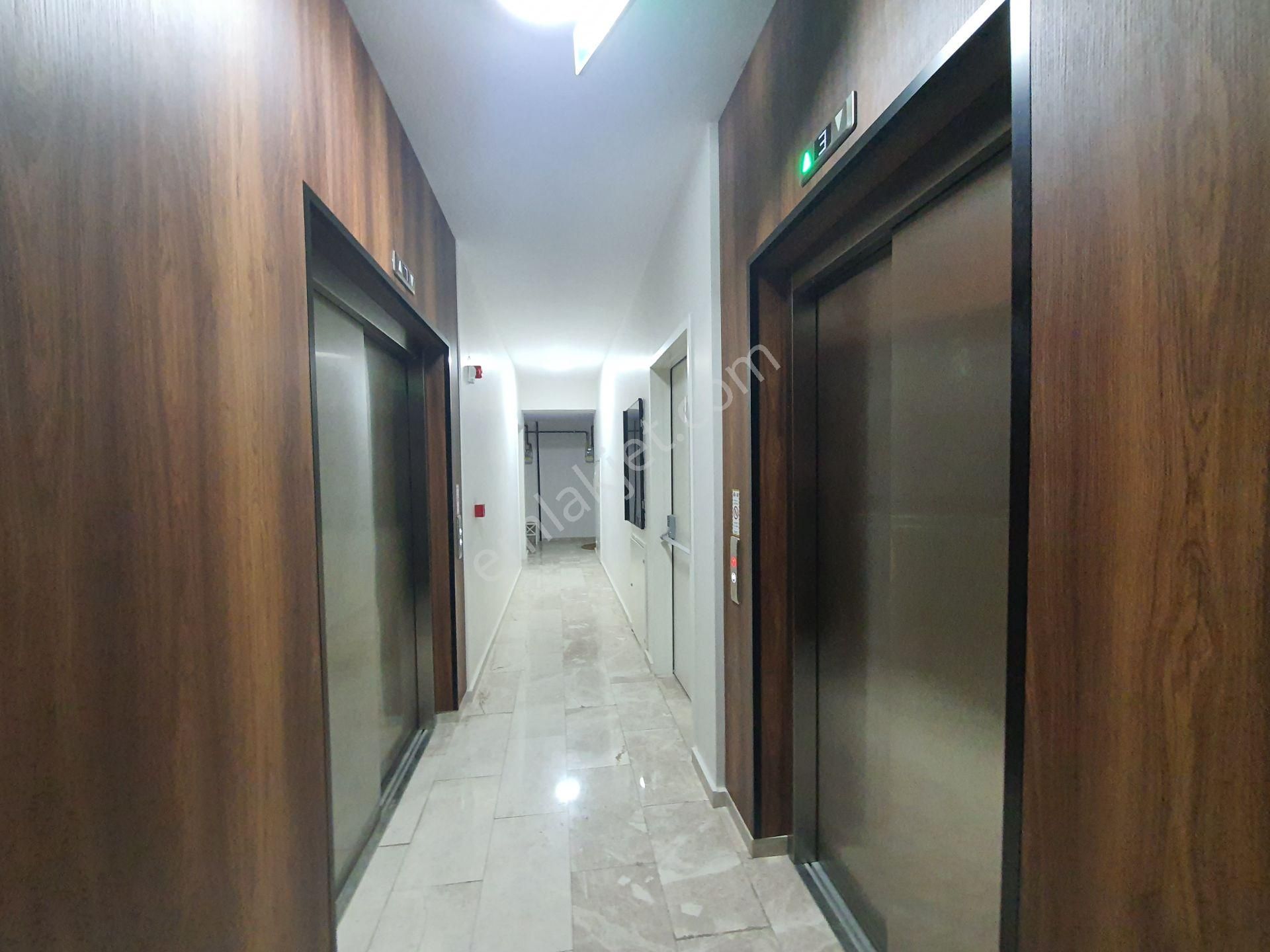 Bostancı’da & Deniz Manzaralı, Balkonlu Yeni Bina 3+1 Kiralık - Görsel 25