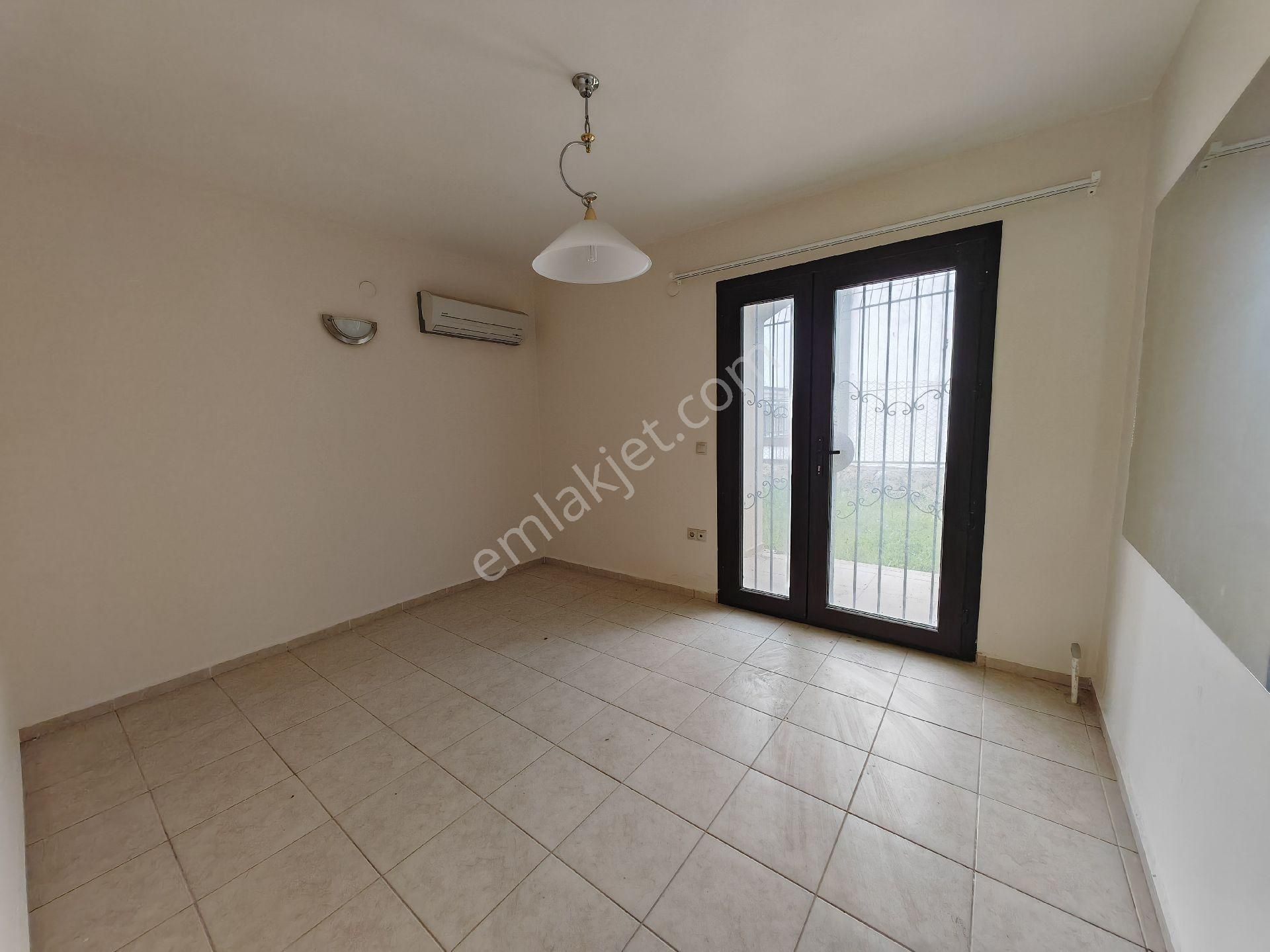 Kuşadası Kadınlar Denizinde Tek Müstakil Manzaralı Satılık Villa - Görsel 15