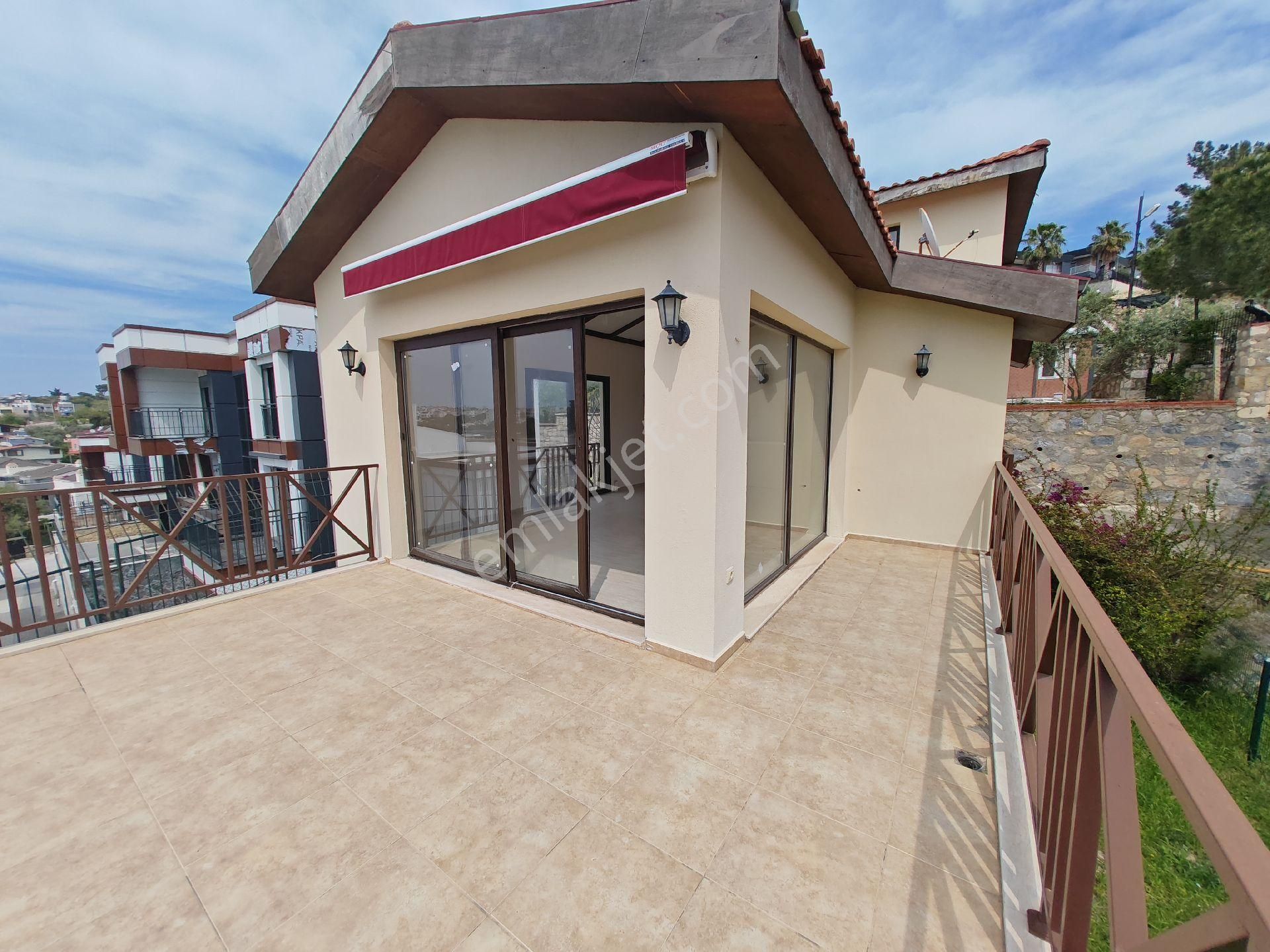 Kuşadası Kadınlar Denizinde Tek Müstakil Manzaralı Satılık Villa - Görsel 9