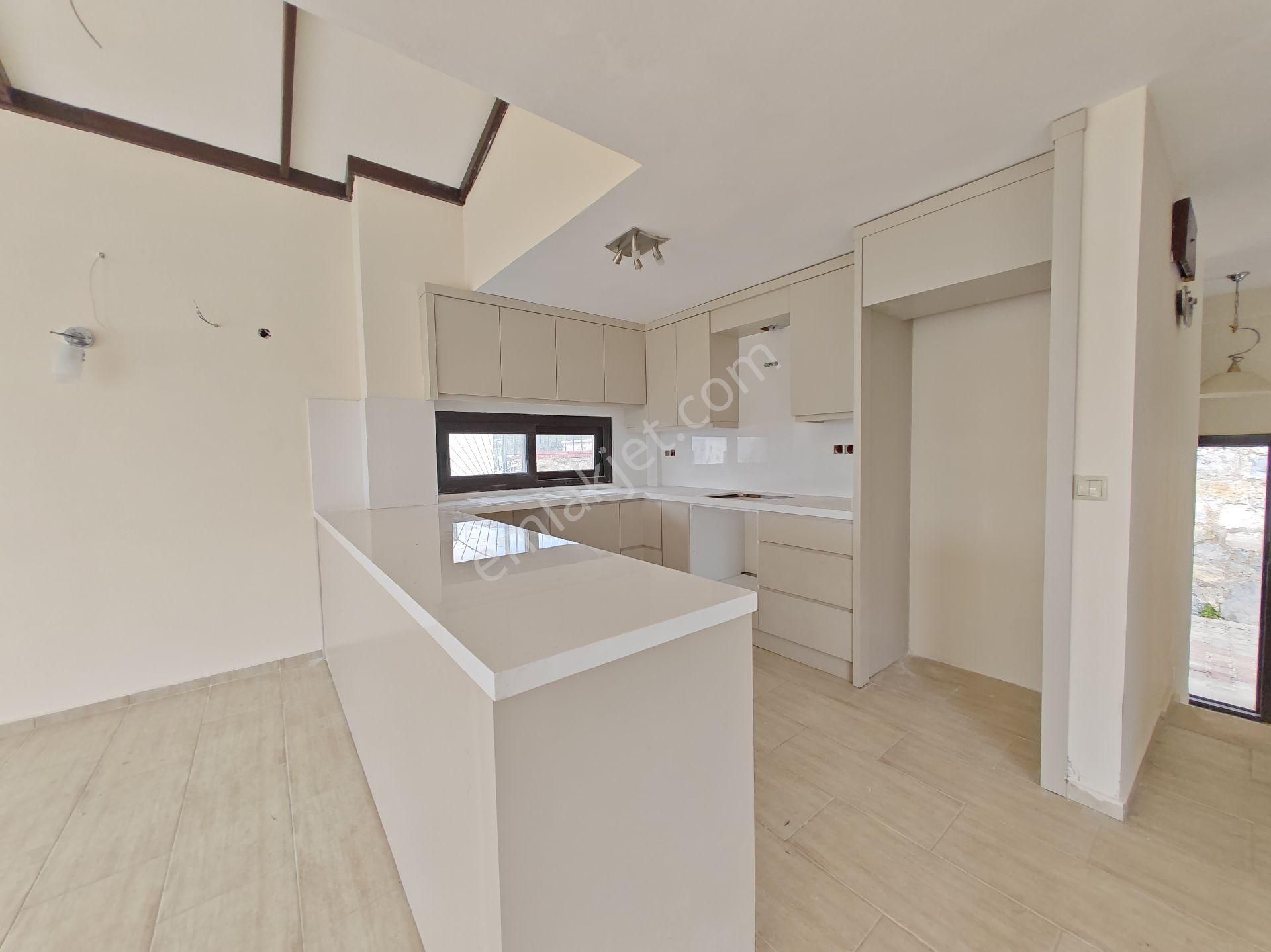 Kuşadası Kadınlar Denizinde Tek Müstakil Manzaralı Satılık Villa - Görsel 7