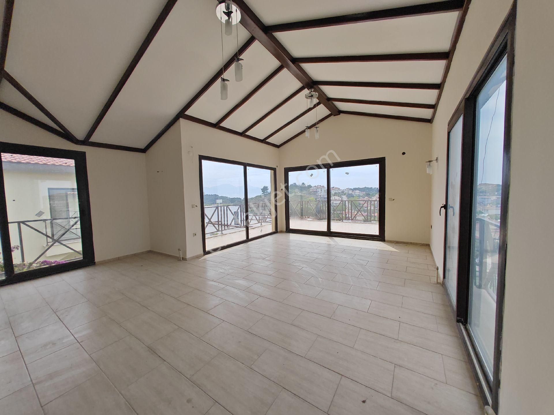 Kuşadası Kadınlar Denizinde Tek Müstakil Manzaralı Satılık Villa - Görsel 8