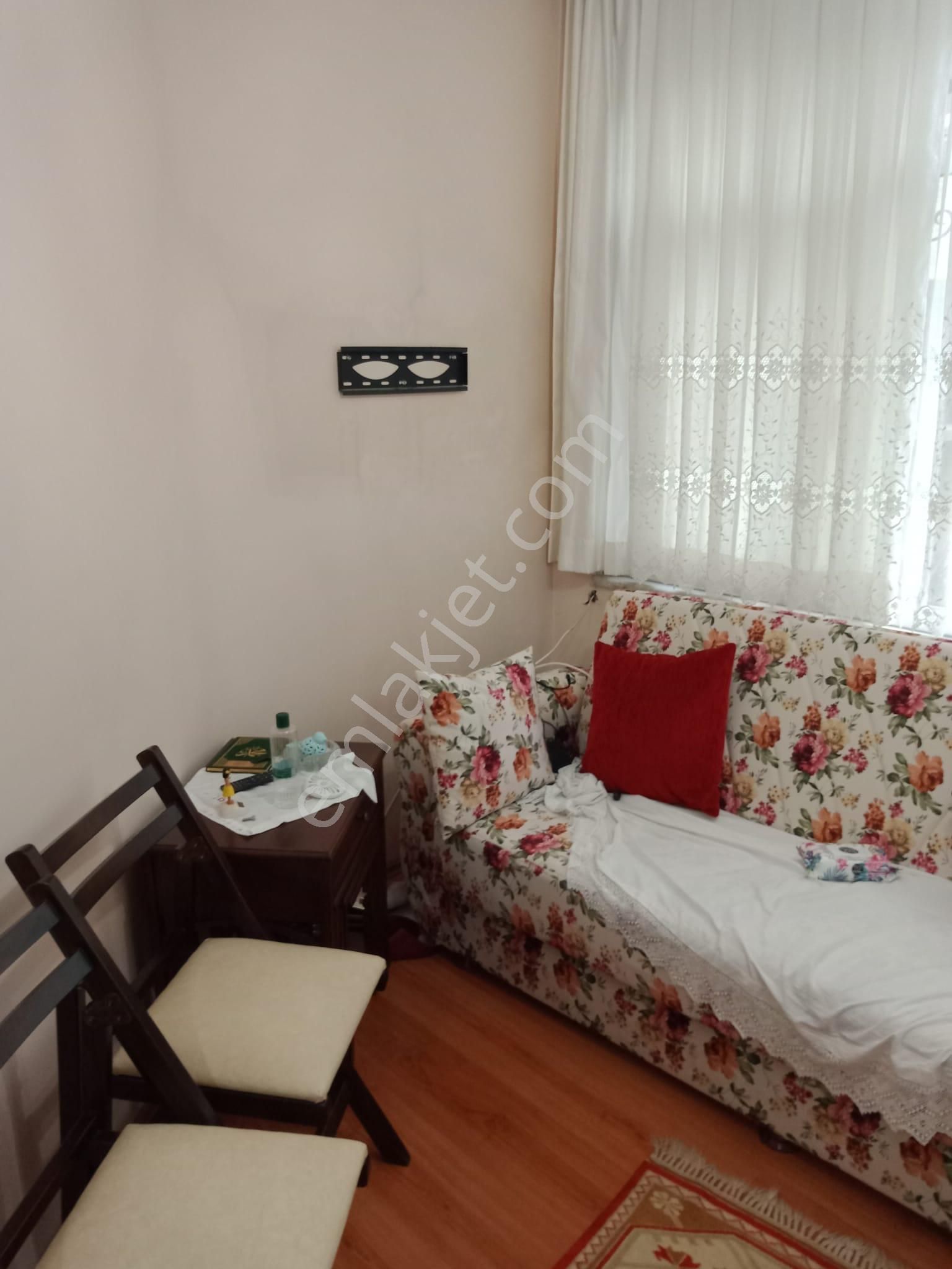 Fatih Şehremini Mahallesi Büyük Saray Meydanın'da /1+1 / 52m2 / Eşyalı Satılık Daire - Görsel 3