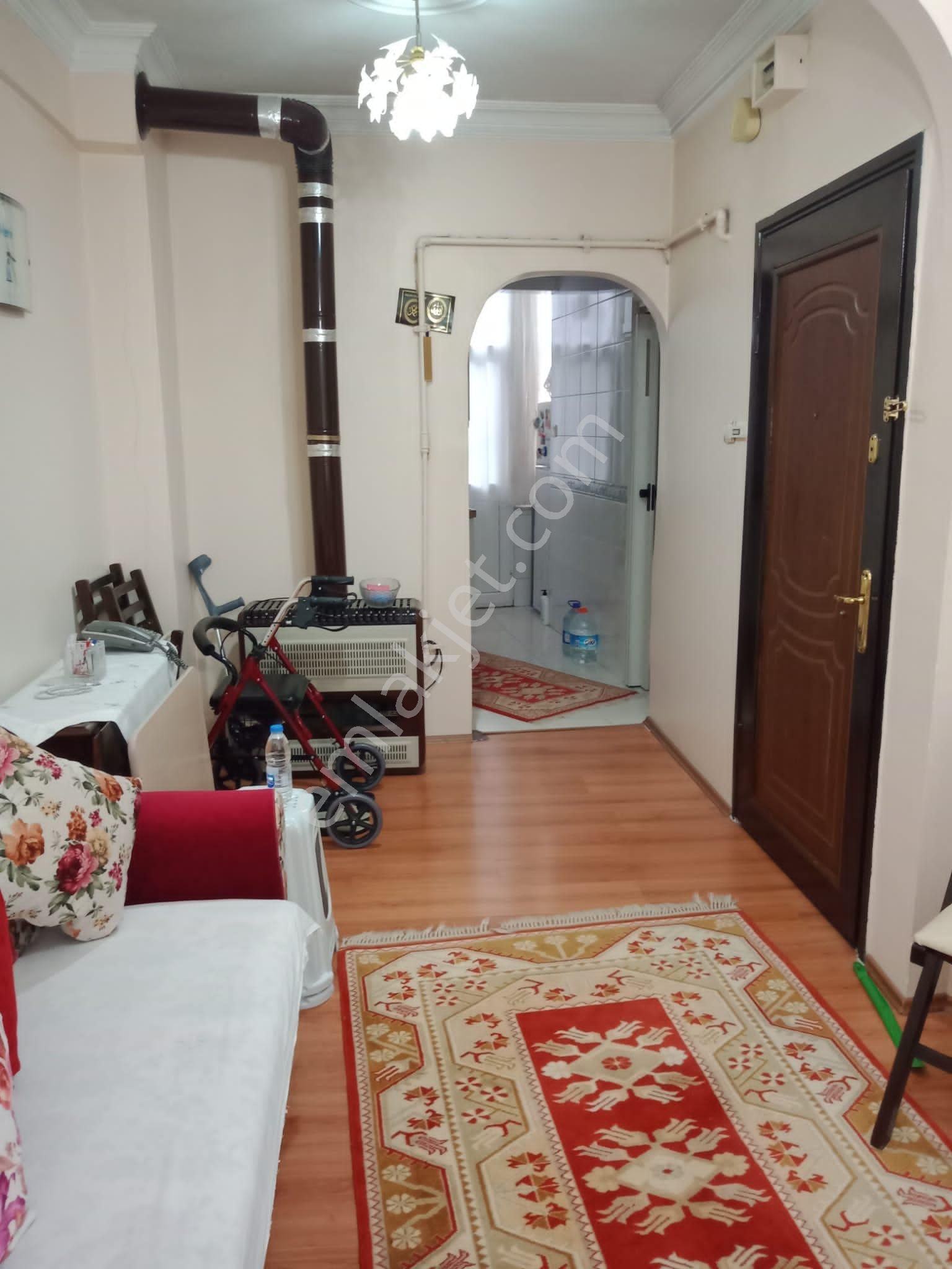 Fatih Şehremini Mahallesi Büyük Saray Meydanın'da /1+1 / 52m2 / Eşyalı Satılık Daire - Görsel 2