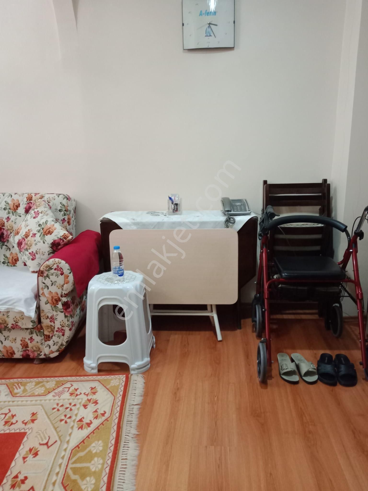 Fatih Şehremini Mahallesi Büyük Saray Meydanın'da /1+1 / 52m2 / Eşyalı Satılık Daire - Görsel 4