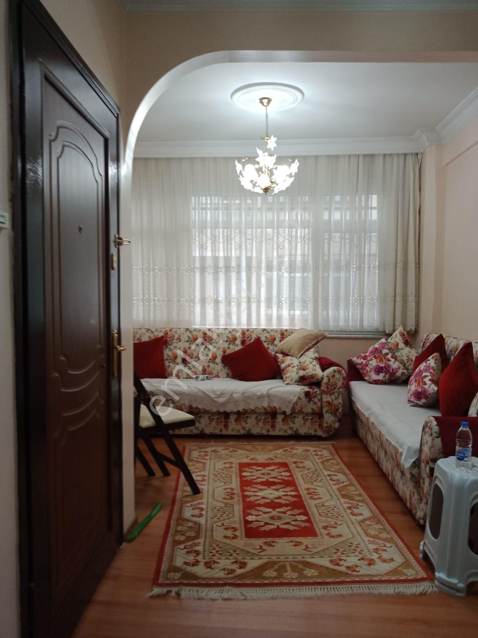 Fatih Şehremini Mahallesi Büyük Saray Meydanın'da /1+1 / 52m2 / Eşyalı Satılık Daire