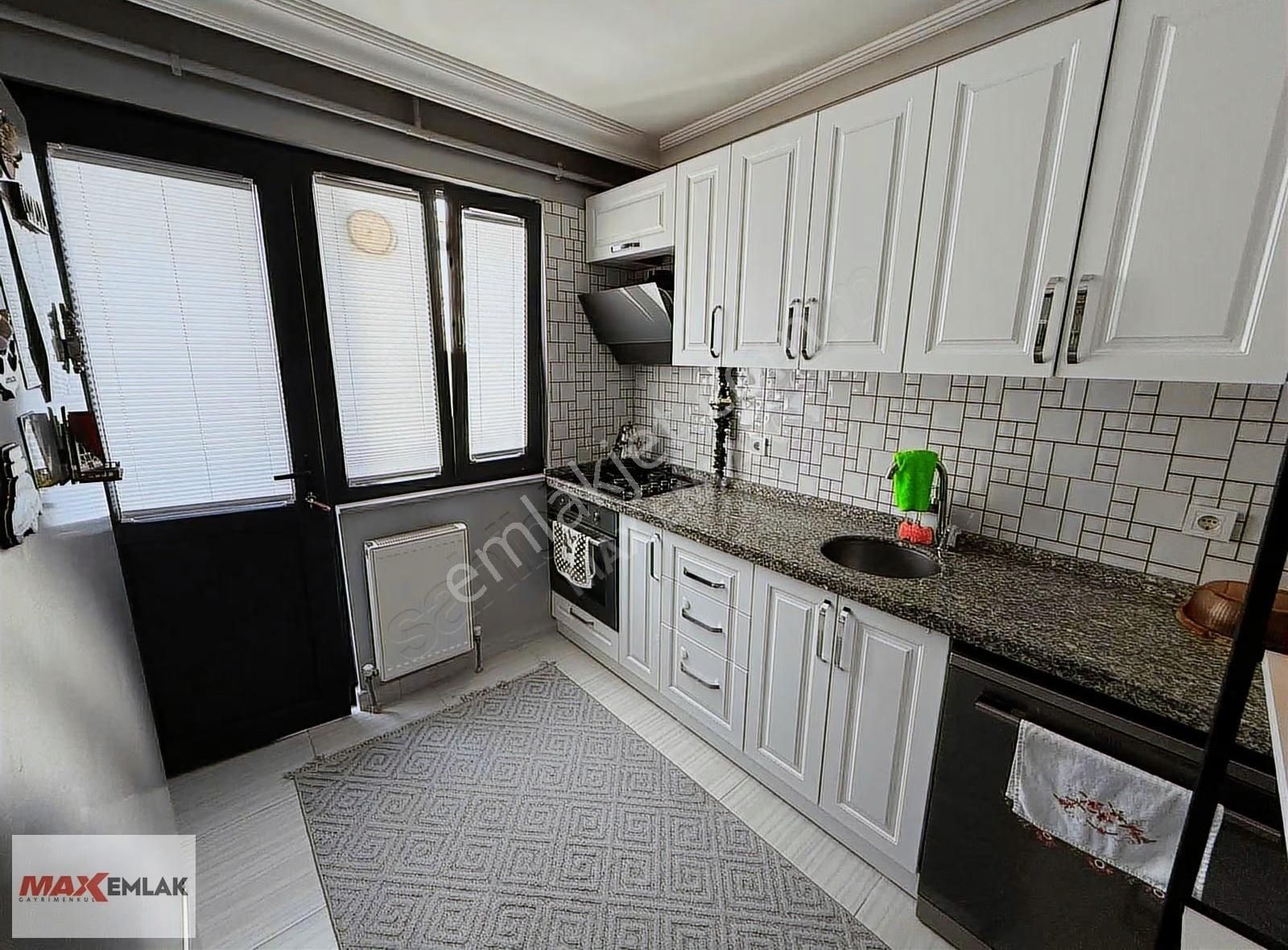 Nenehatun Mah Cad Üzerinde Satılık K. Otoparklı 5+1 Geniş Dublex - Görsel 11