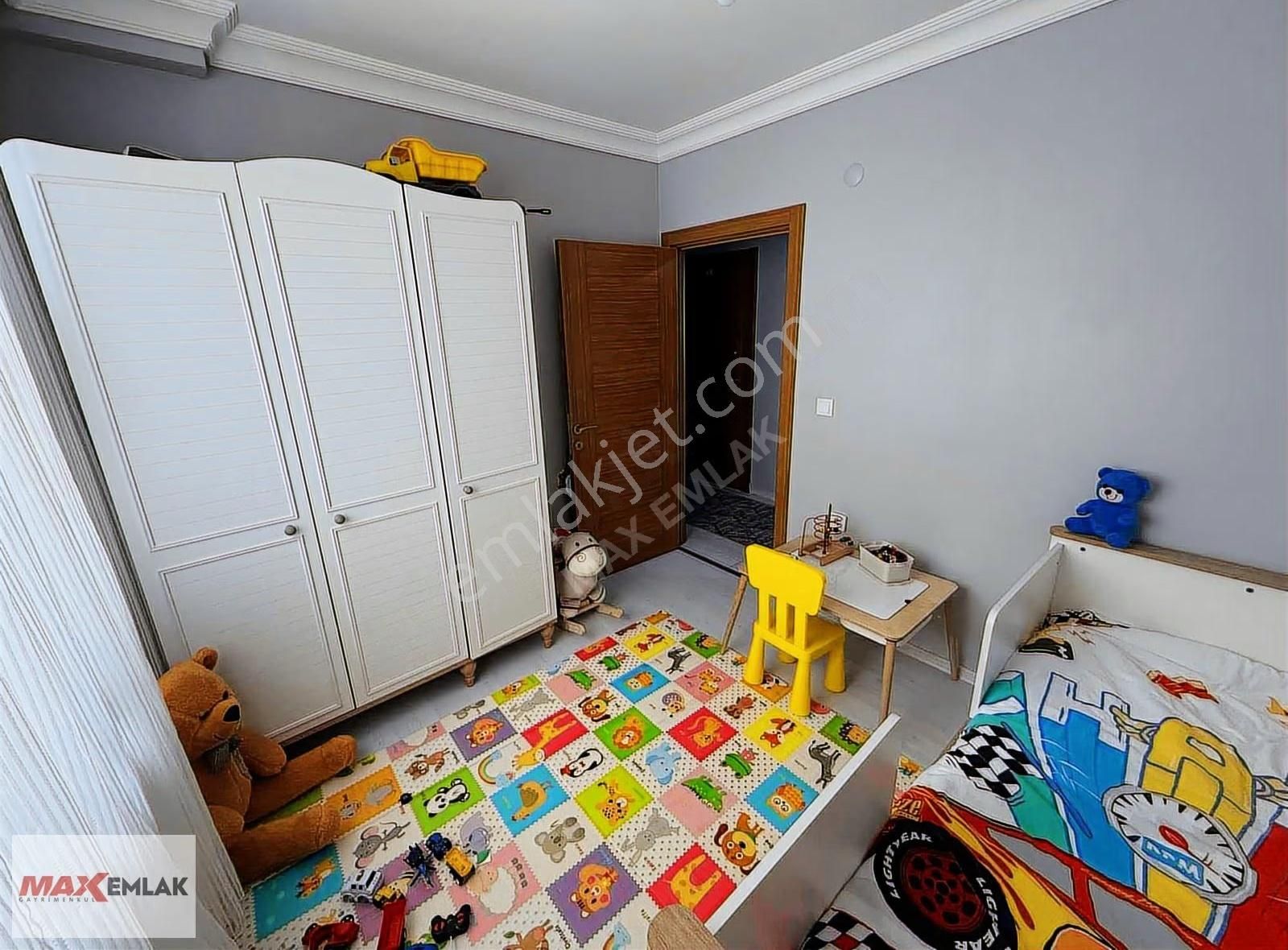 Nenehatun Mah Cad Üzerinde Satılık K. Otoparklı 5+1 Geniş Dublex - Görsel 13