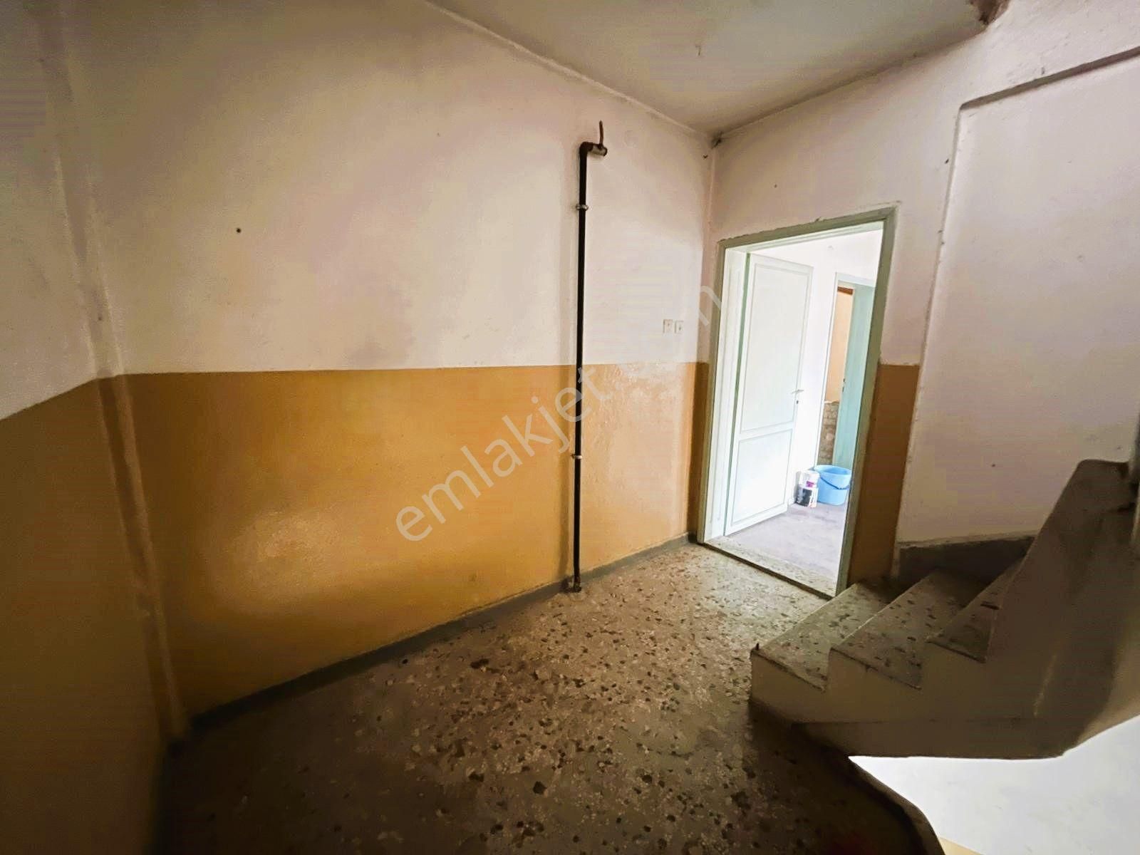 Gülbahçe'de 2 Katlı, Bahçeli Müstakil Ev Ve Dükkan - Görsel 8