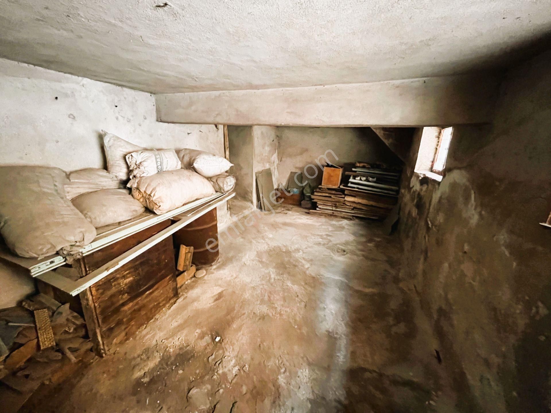 Gülbahçe'de 2 Katlı, Bahçeli Müstakil Ev Ve Dükkan - Görsel 5