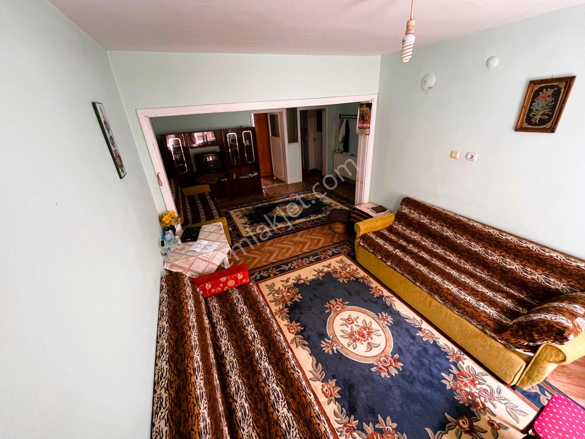 Gülbahçe'de 2 Katlı, Bahçeli Müstakil Ev Ve Dükkan - Görsel 10