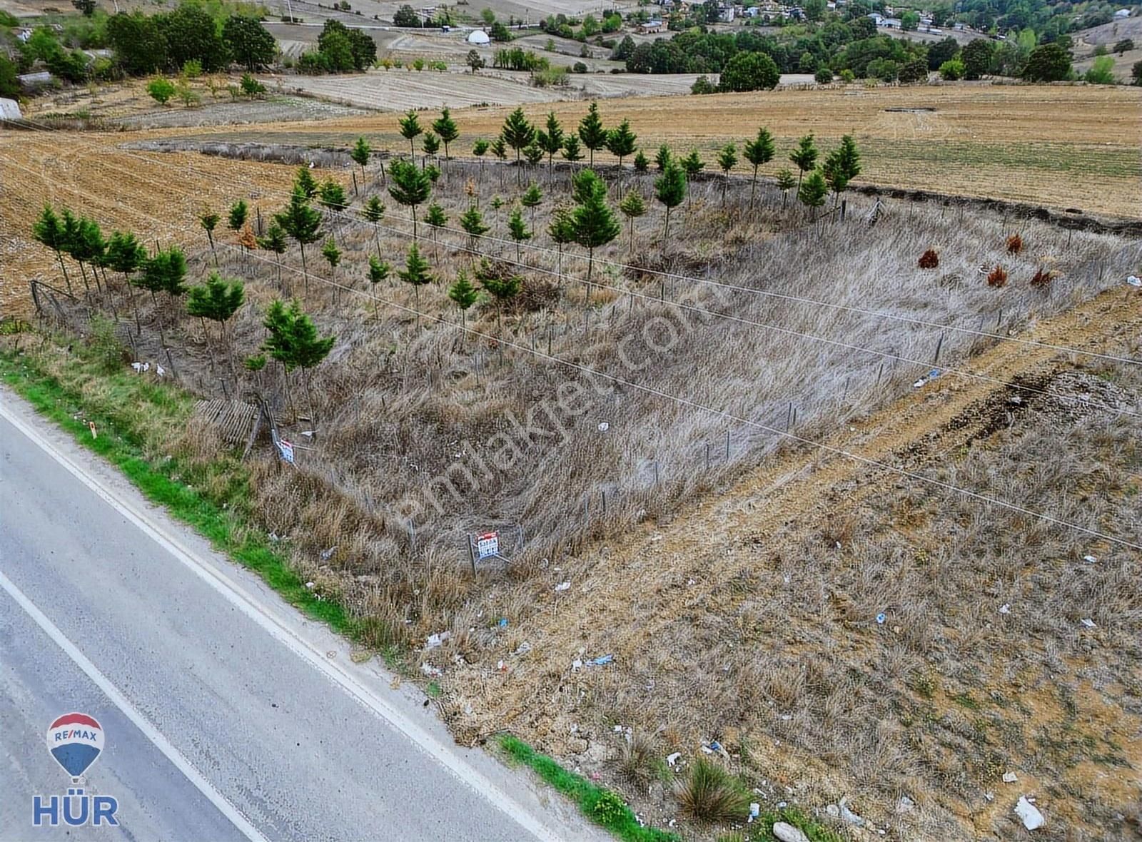 Remax Ayfer Sever'den Salmanlı Satılık Asfalt Yola Cephe 356 M2 - Görsel 5