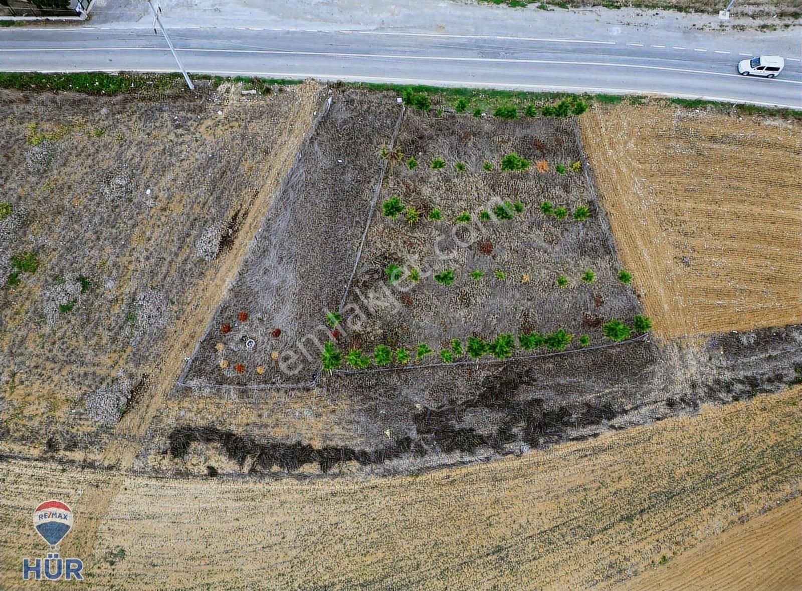 Remax Ayfer Sever'den Salmanlı Satılık Asfalt Yola Cephe 356 M2 - Görsel 21