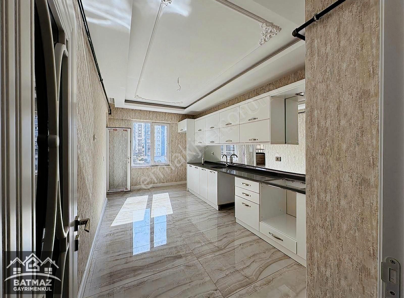 Balkona Bayılacaksınız ! Batmaz'dan Beykent Cadde Üstü 2+1 Daire - Görsel 25