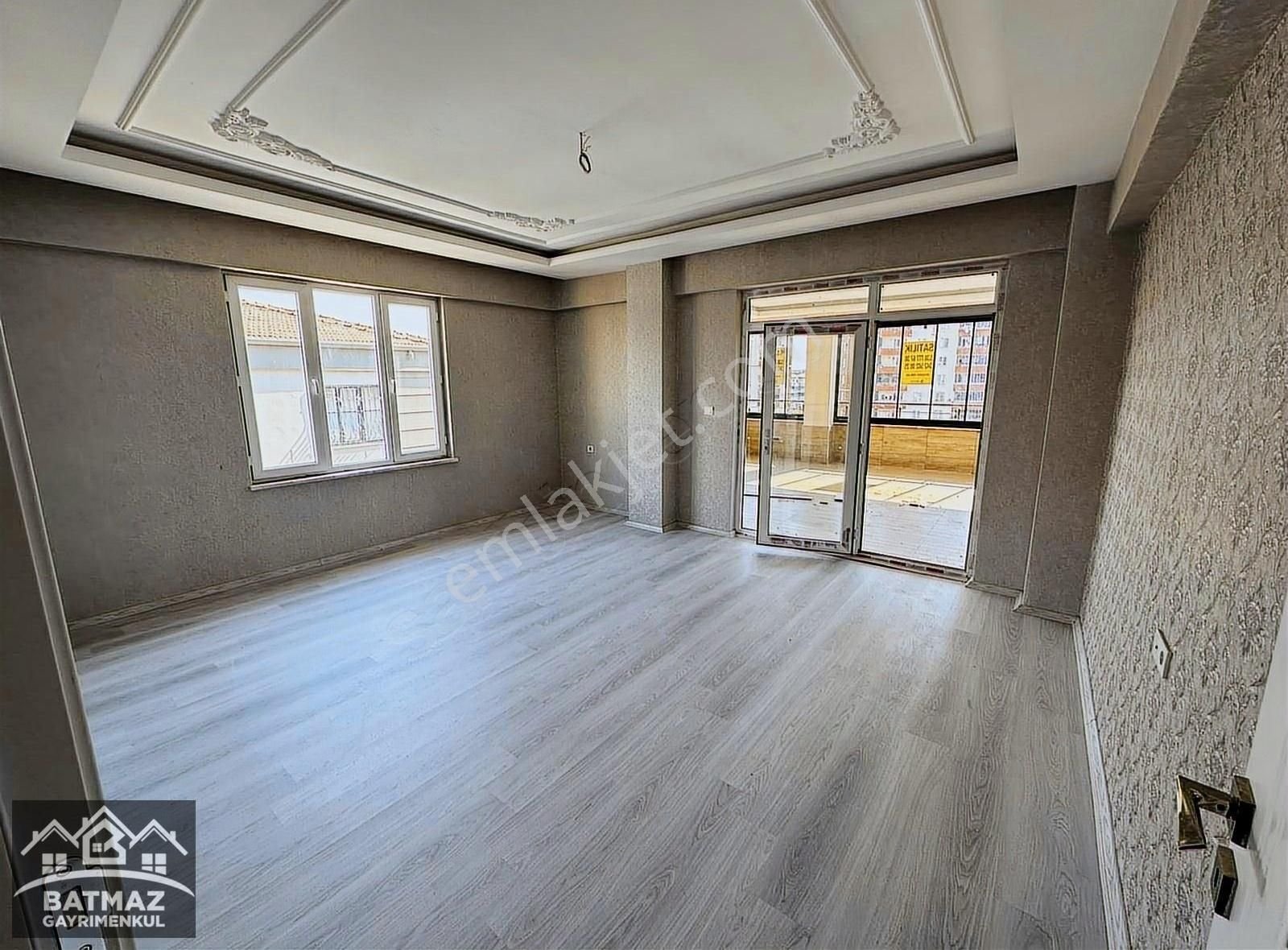 Balkona Bayılacaksınız ! Batmaz'dan Beykent Cadde Üstü 2+1 Daire - Görsel 18