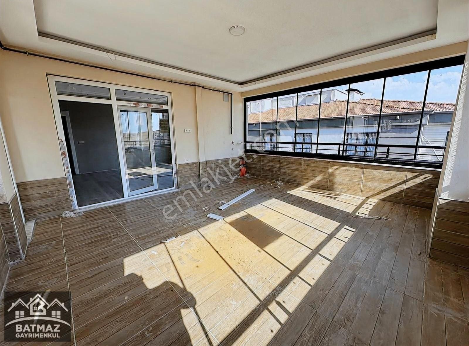 Balkona Bayılacaksınız ! Batmaz'dan Beykent Cadde Üstü 2+1 Daire - Görsel 16