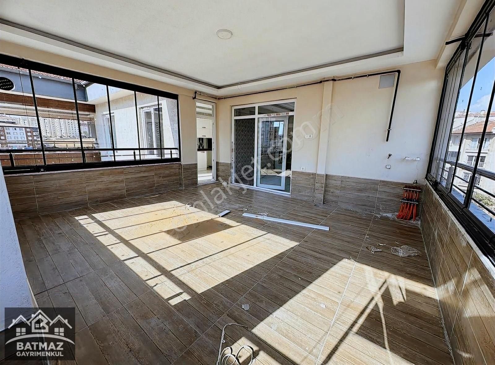 Balkona Bayılacaksınız ! Batmaz'dan Beykent Cadde Üstü 2+1 Daire - Görsel 21