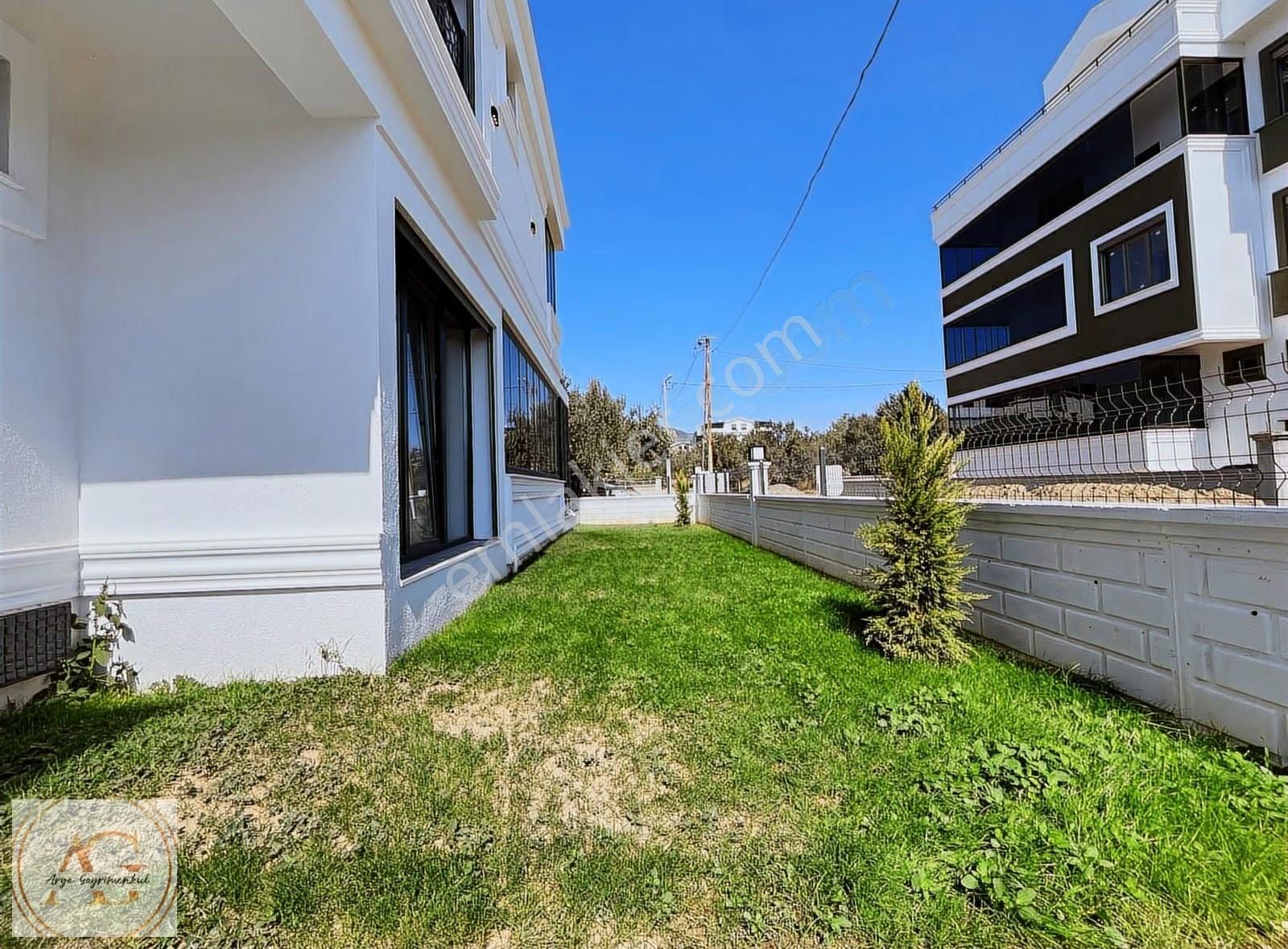 Arya Gayrimenkul'den Şık Tasarımlı Zeytinli'de 4+1 Satılık Villa - Görsel 33