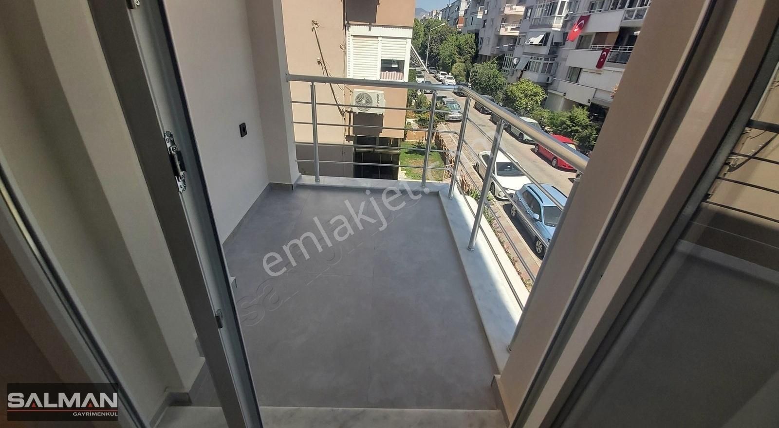 Bostanlı Yusuf Vardar Sokakta Full Tadilatlı Satılık 3+1 Daire - Görsel 15