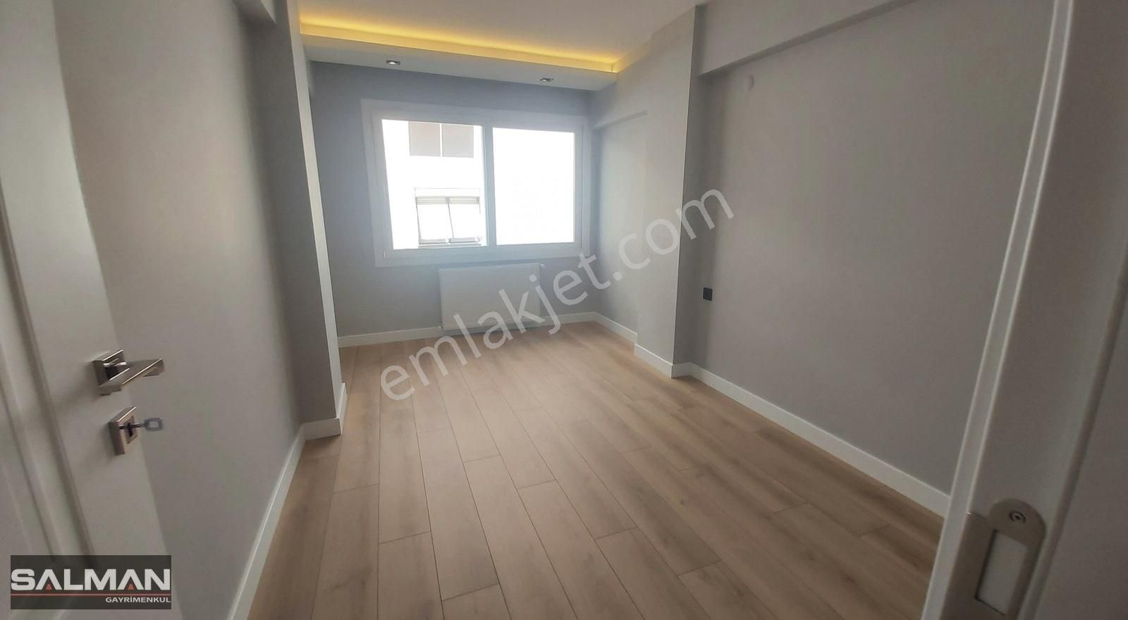 Bostanlı Yusuf Vardar Sokakta Full Tadilatlı Satılık 3+1 Daire - Görsel 3