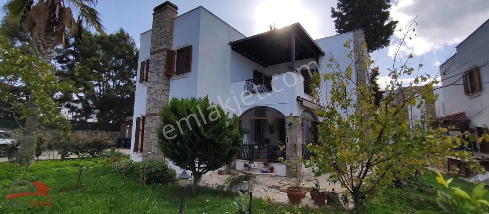 Doğuş Emlak'tan Ödüllü Nezih Havuzlu Site İçerisinde 3+1 Villa