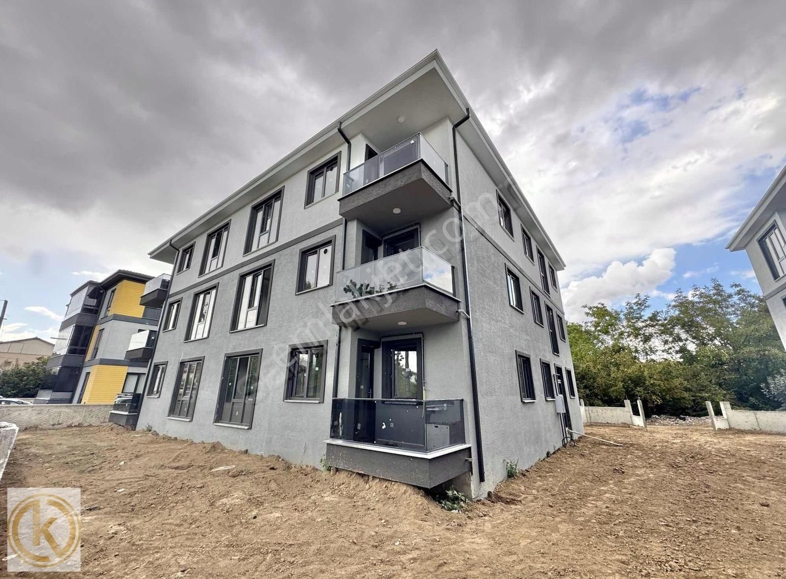 Kaymak Emlaktan Erenler Merkezde 2+1 105m2 Ara Kat Satılk Daire - Görsel 9