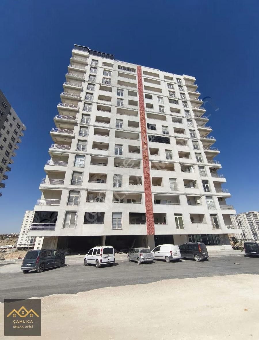 Çamlıca Emlak'tan Satılık 3+1 Daire