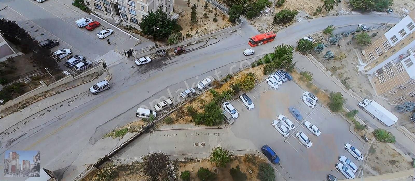 Ihlamur Sitesi'nde Kale Manzaralı 3+1 Kiralık Daire - Görsel 6