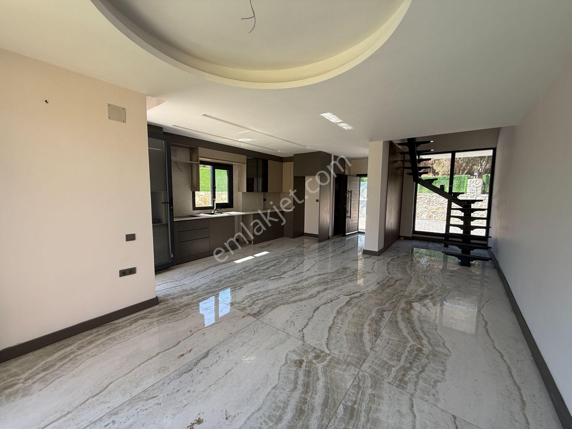 Thor'dan Ayaş'ta Denize Yürüme Mesafesinde 3+1 Dubleks Villa - Görsel 11