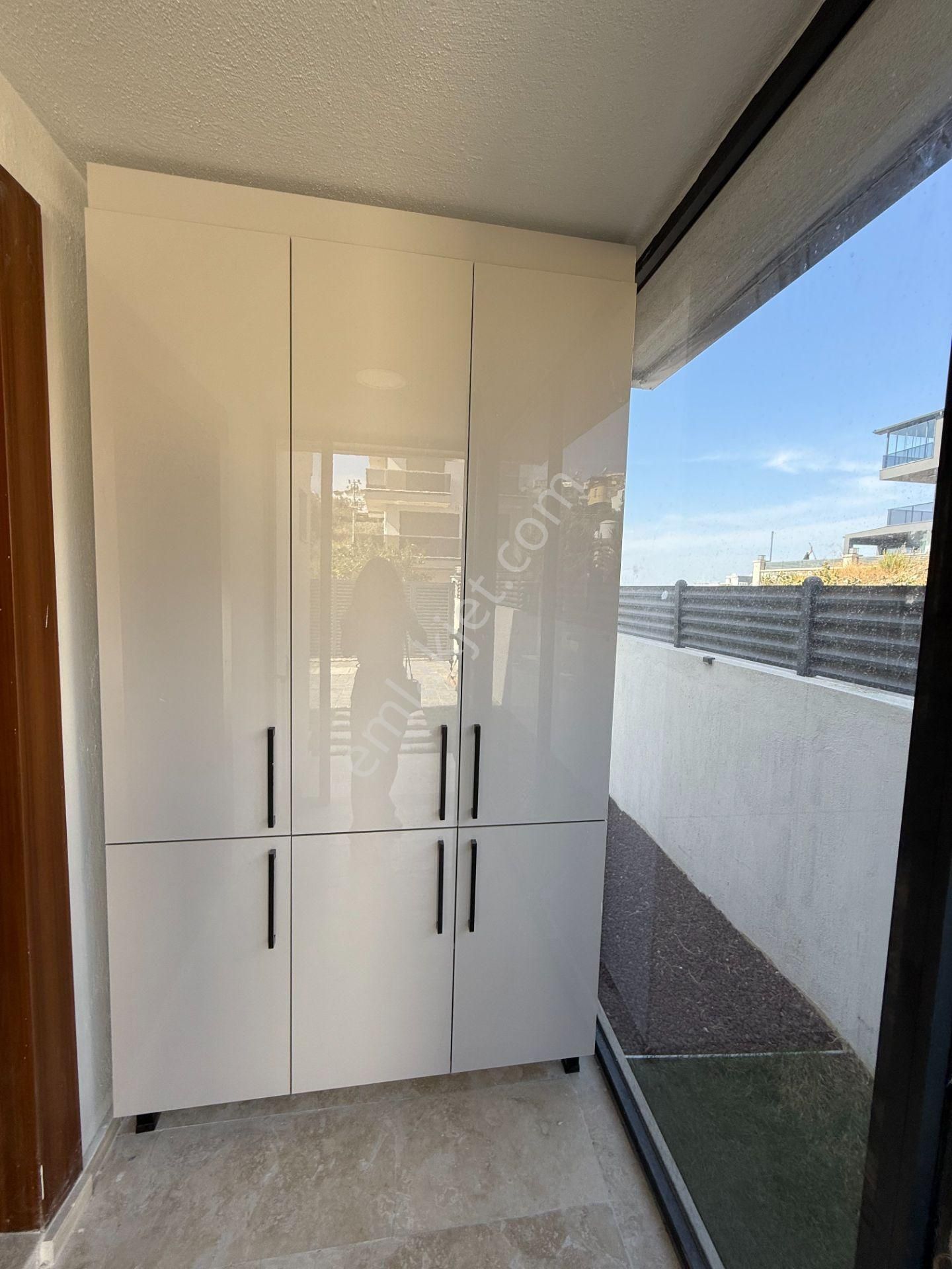 Seferihisar Akarca Elmastaş’ta Deniz Manzaralı, Havuzlu, Köşe Konumlu Müstakil Villa - Görsel 9