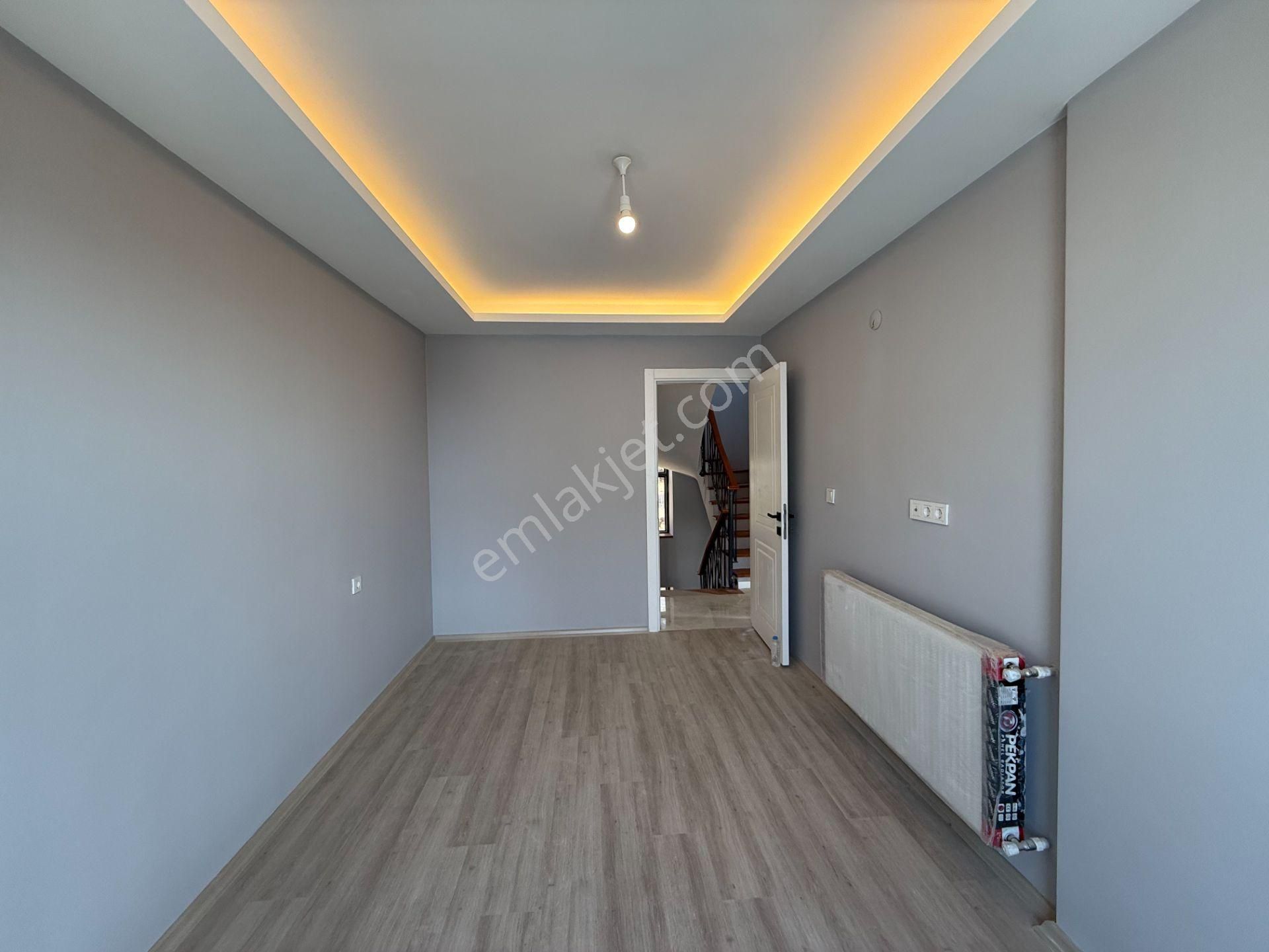 Seferihisar Akarca Elmastaş’ta Deniz Manzaralı, Havuzlu, Köşe Konumlu Müstakil Villa - Görsel 25