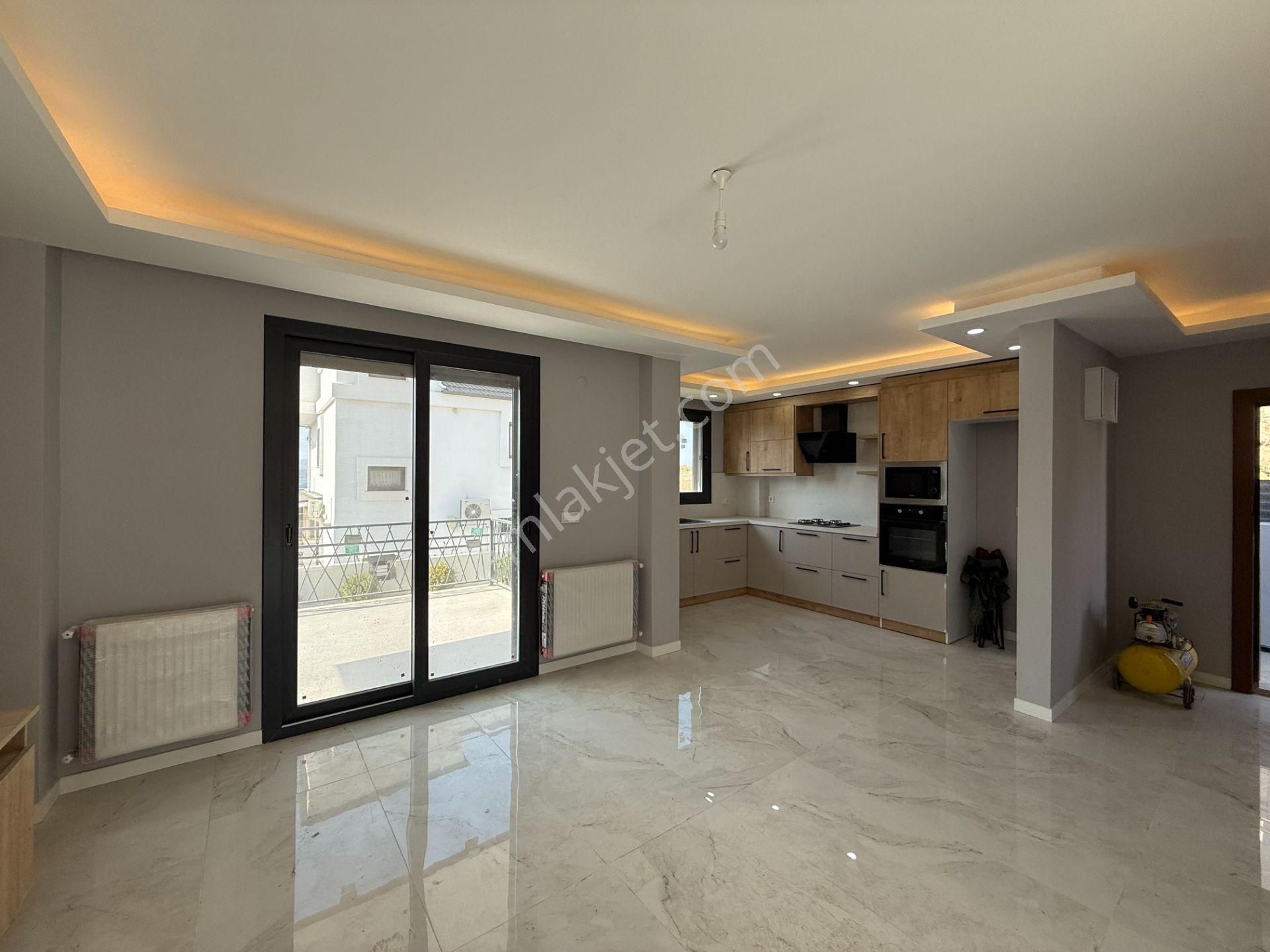 Seferihisar Akarca Elmastaş’ta Deniz Manzaralı, Havuzlu, Köşe Konumlu Müstakil Villa - Görsel 10